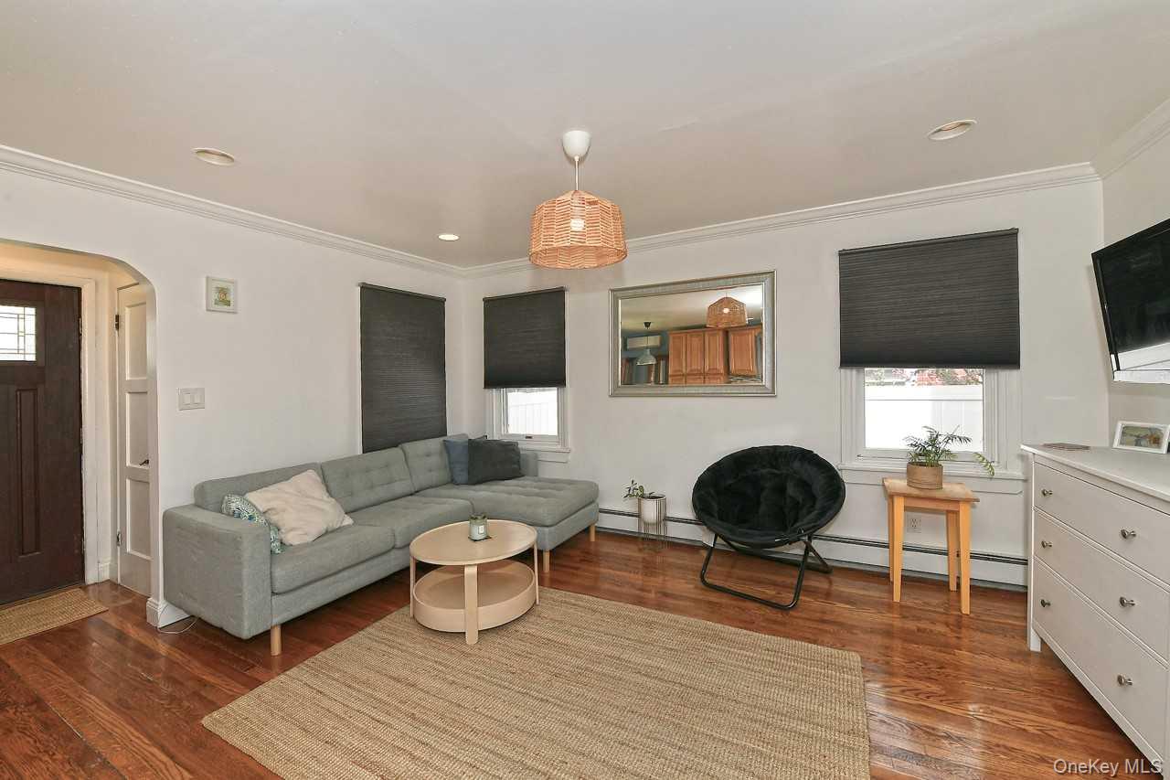 102 Roxbury Road – For Sale photo 6