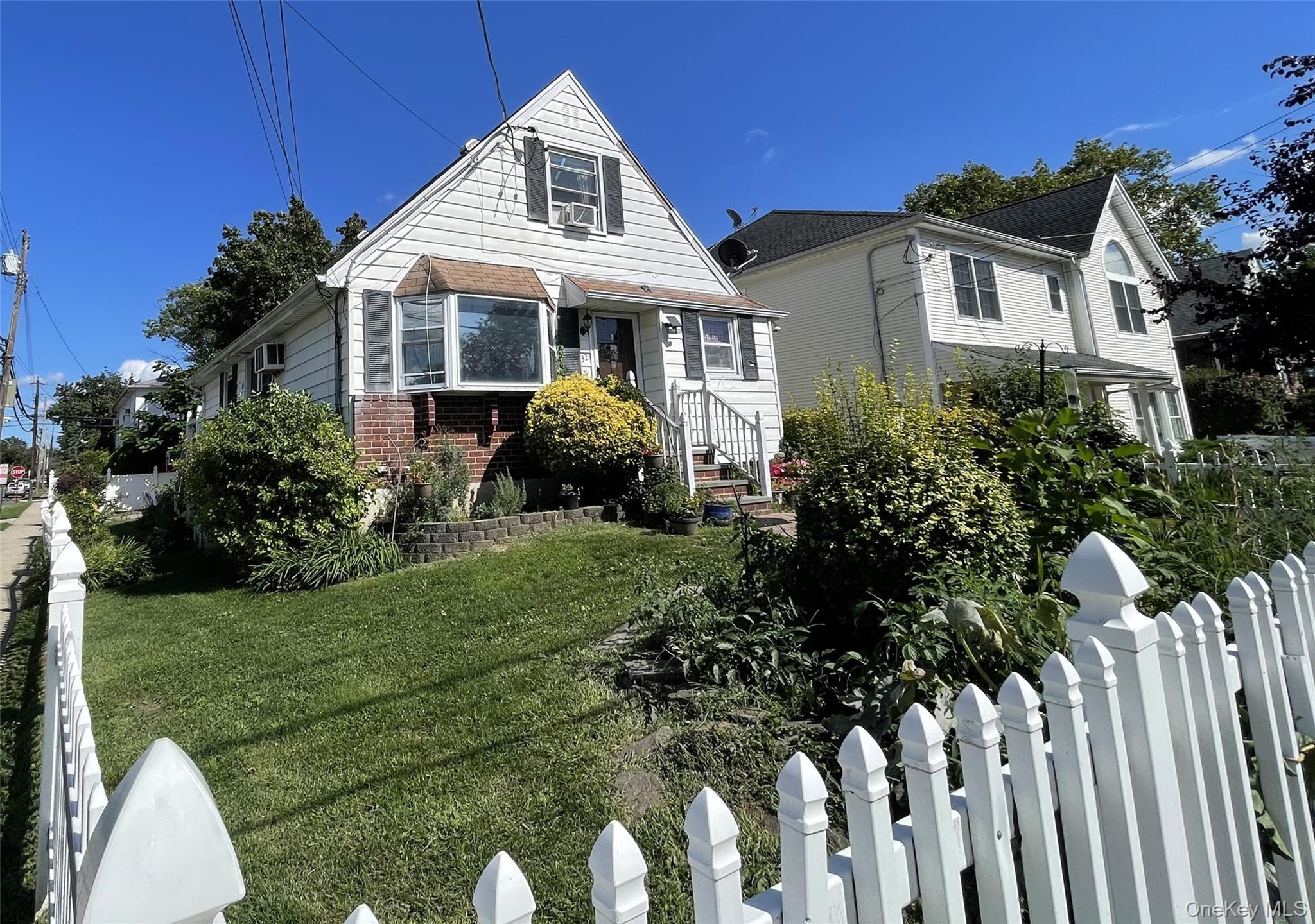 32 Edgewood Road – For Sale