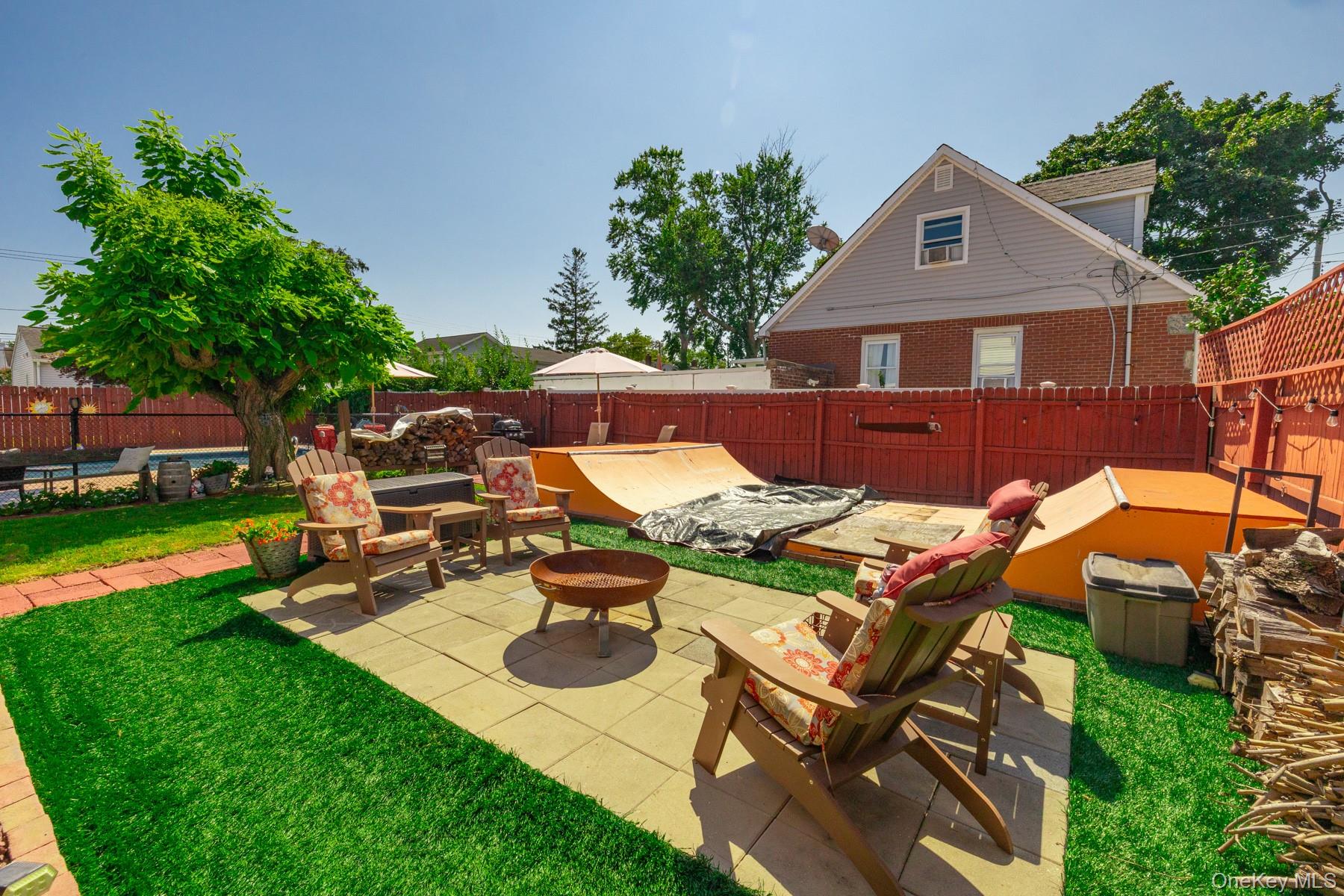 733 9th Street – For Sale photo 29