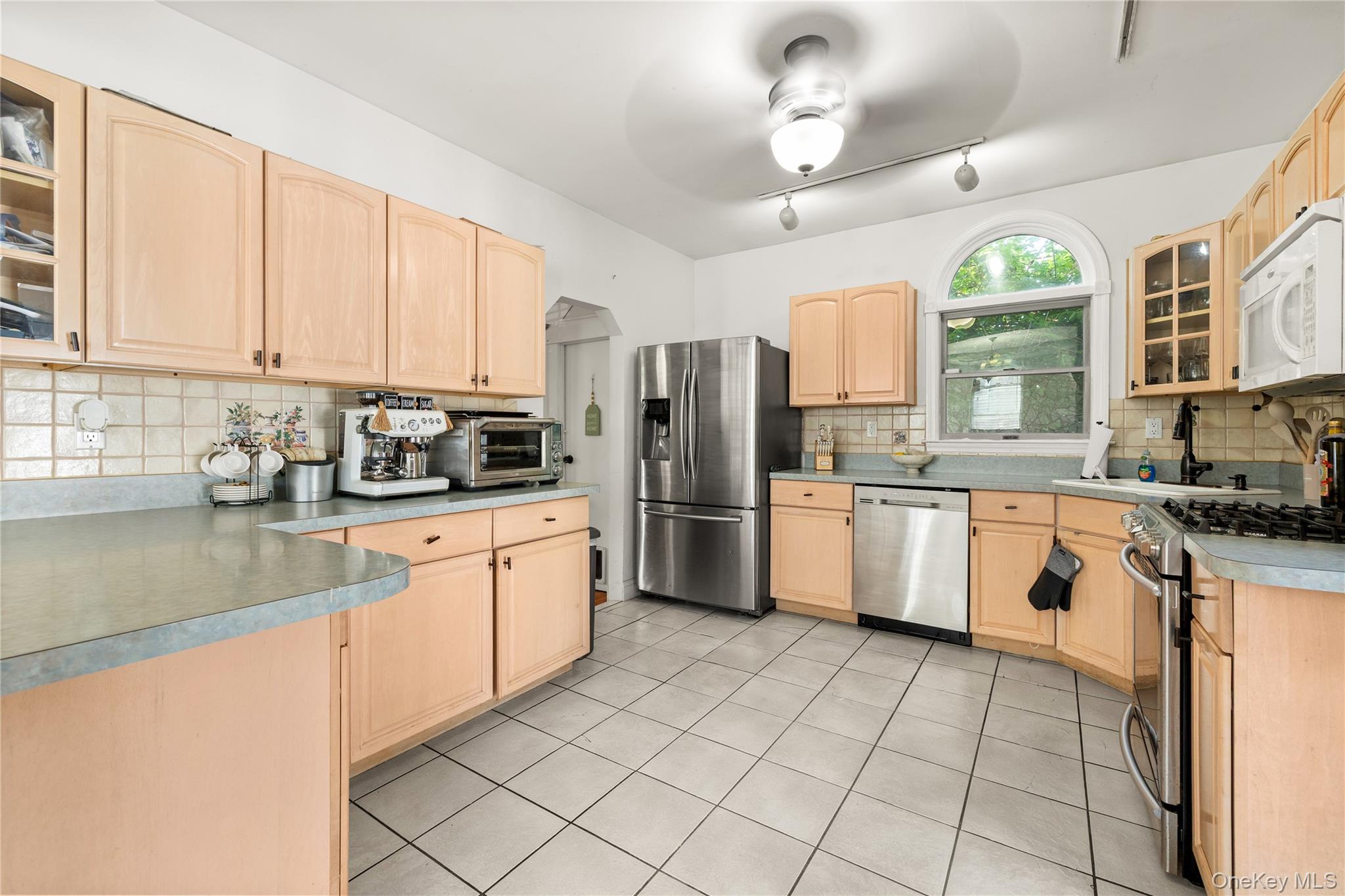 1967 Oakland Avenue – For Sale photo 5