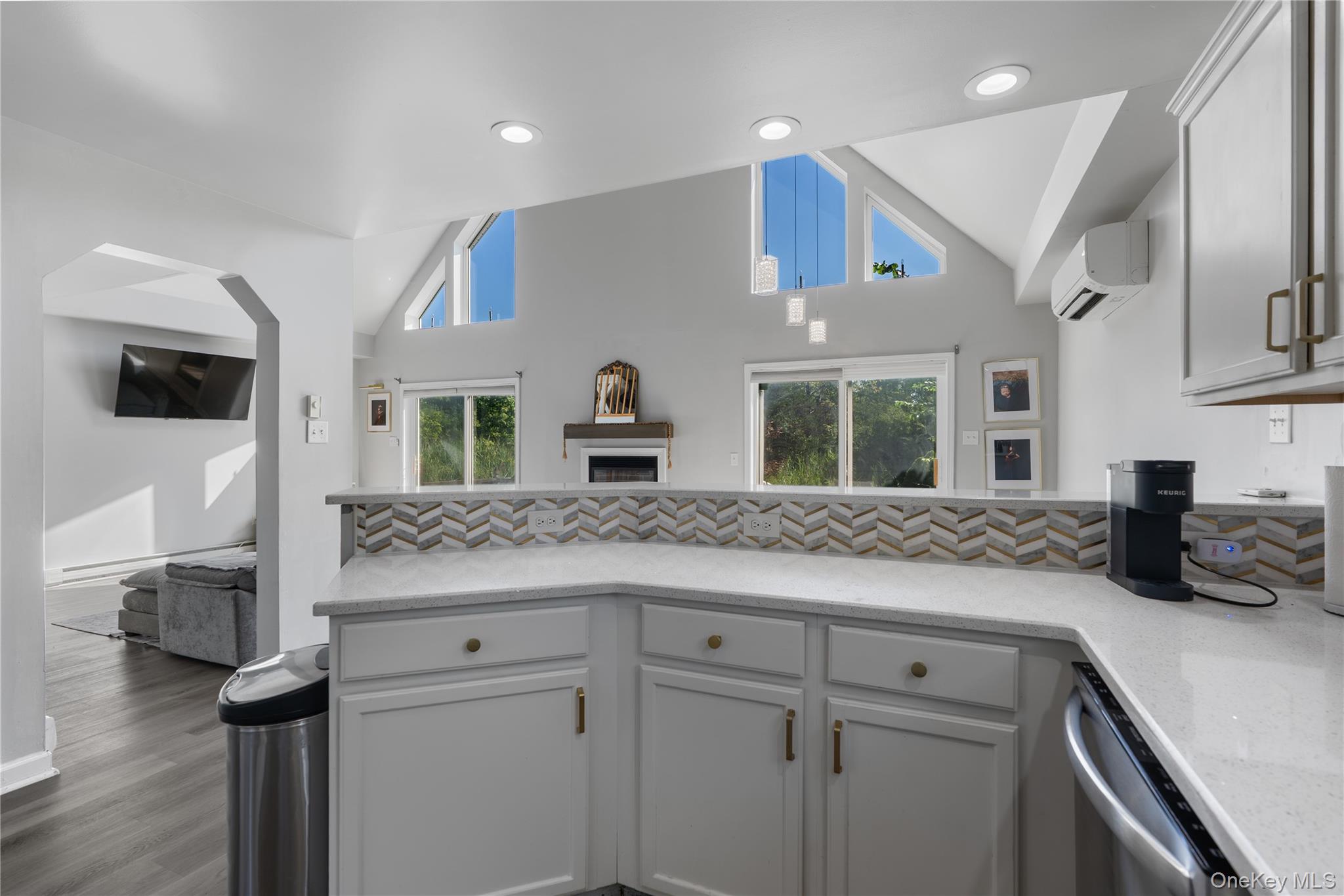 2258 Sleepy Hollow Road – For Sale photo 12