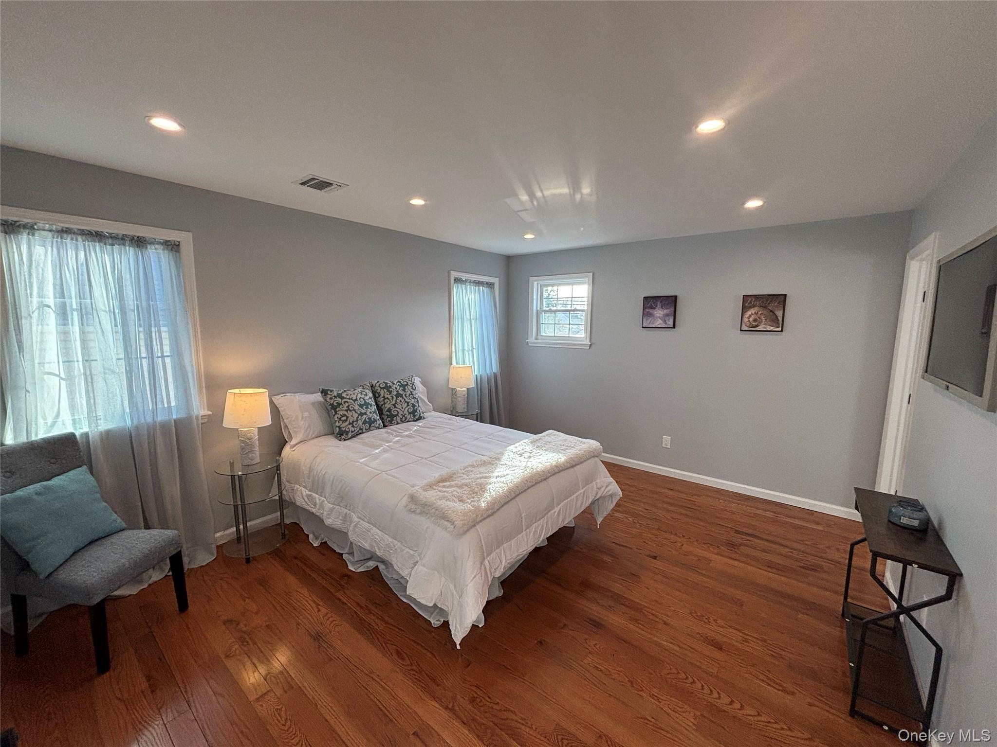 403 S Bayview Avenue – For Sale photo 9