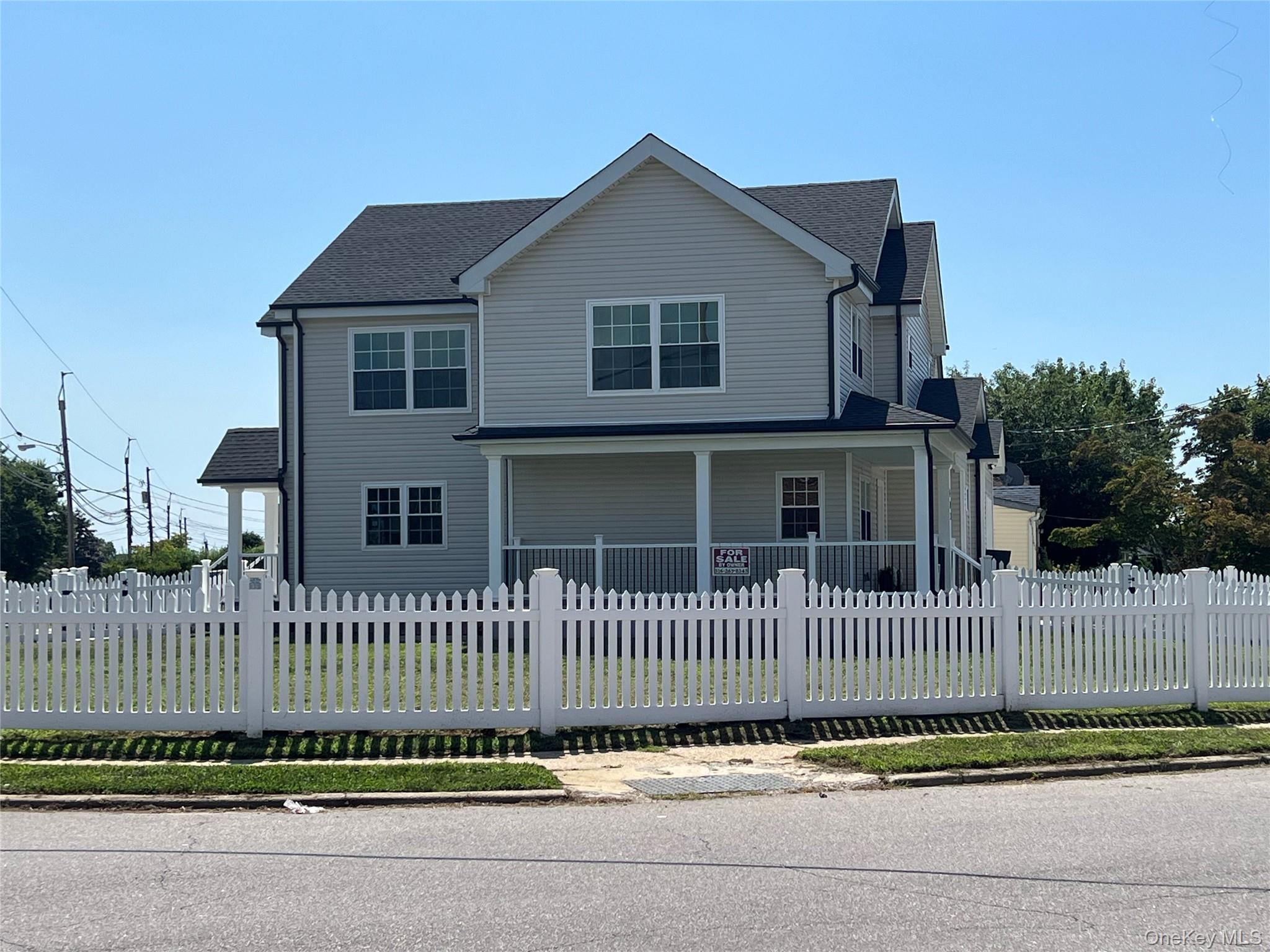 403 S Bayview Avenue – For Sale photo 3