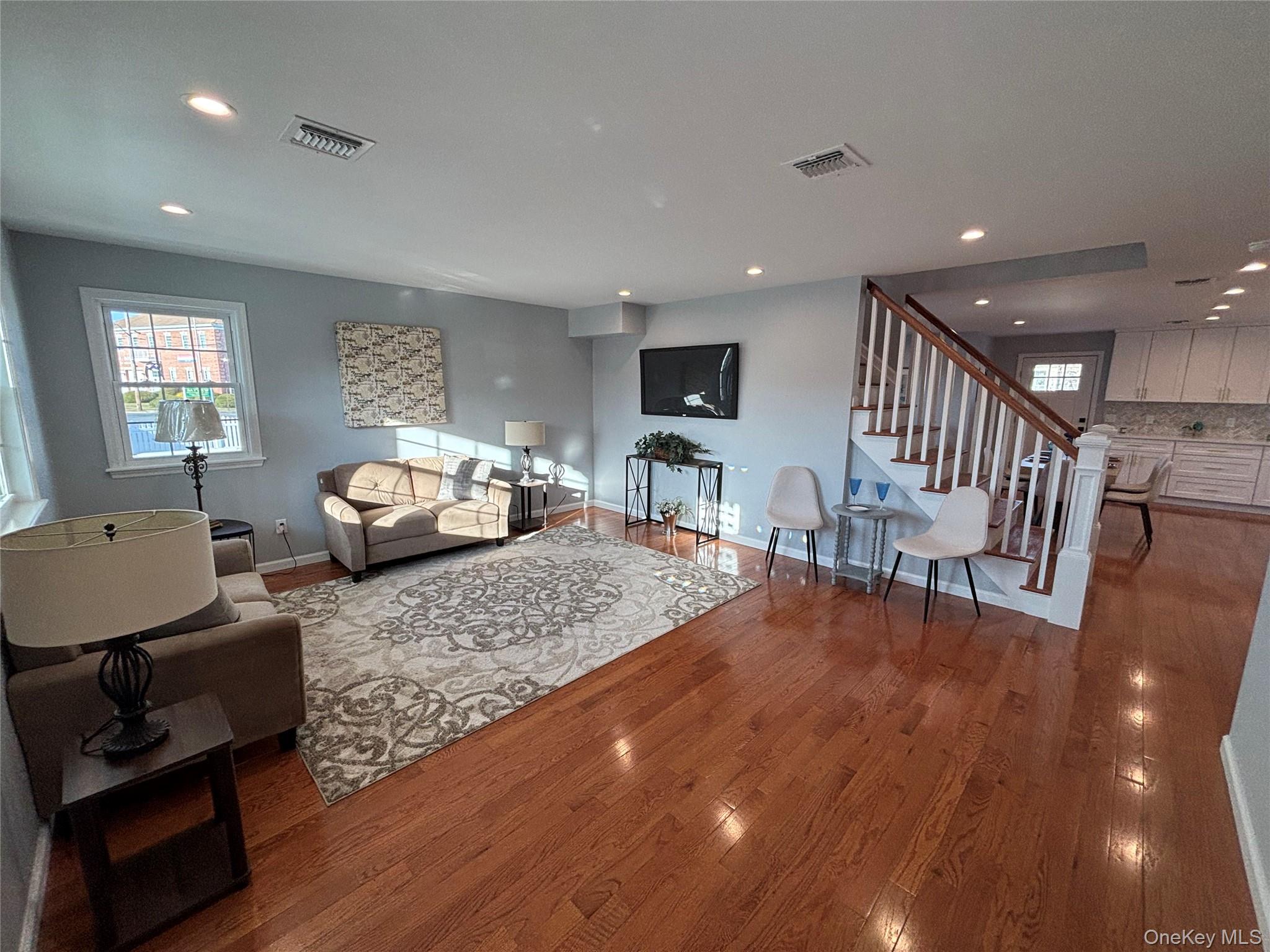 403 S Bayview Avenue – For Sale photo 24