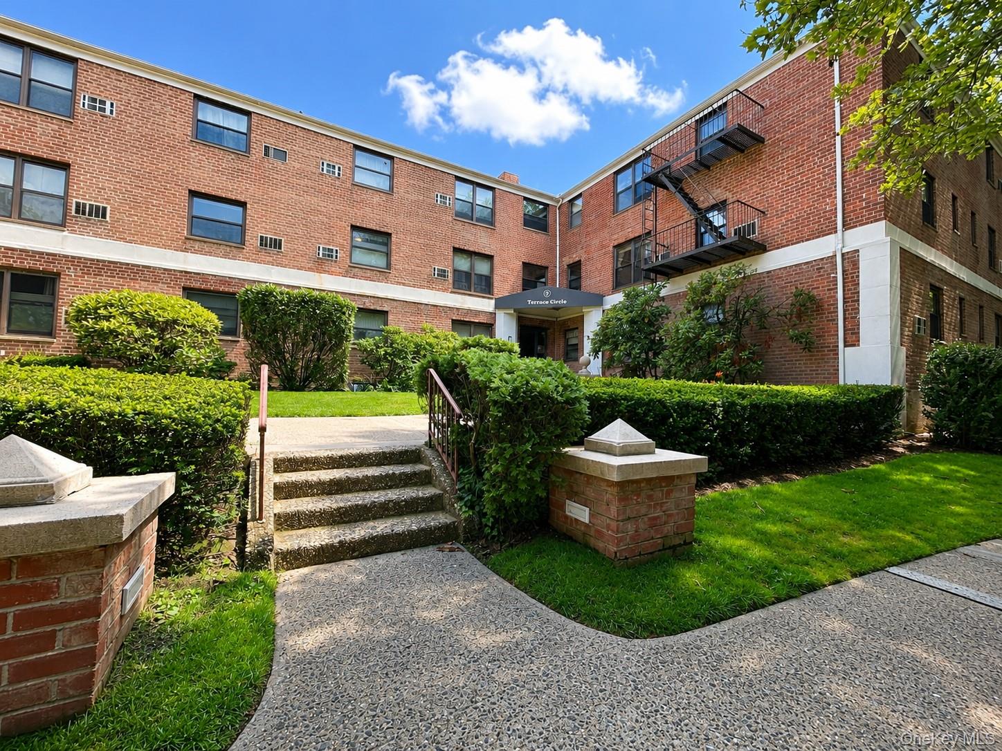 5 Terrace Circle, Unit 1H photo 3