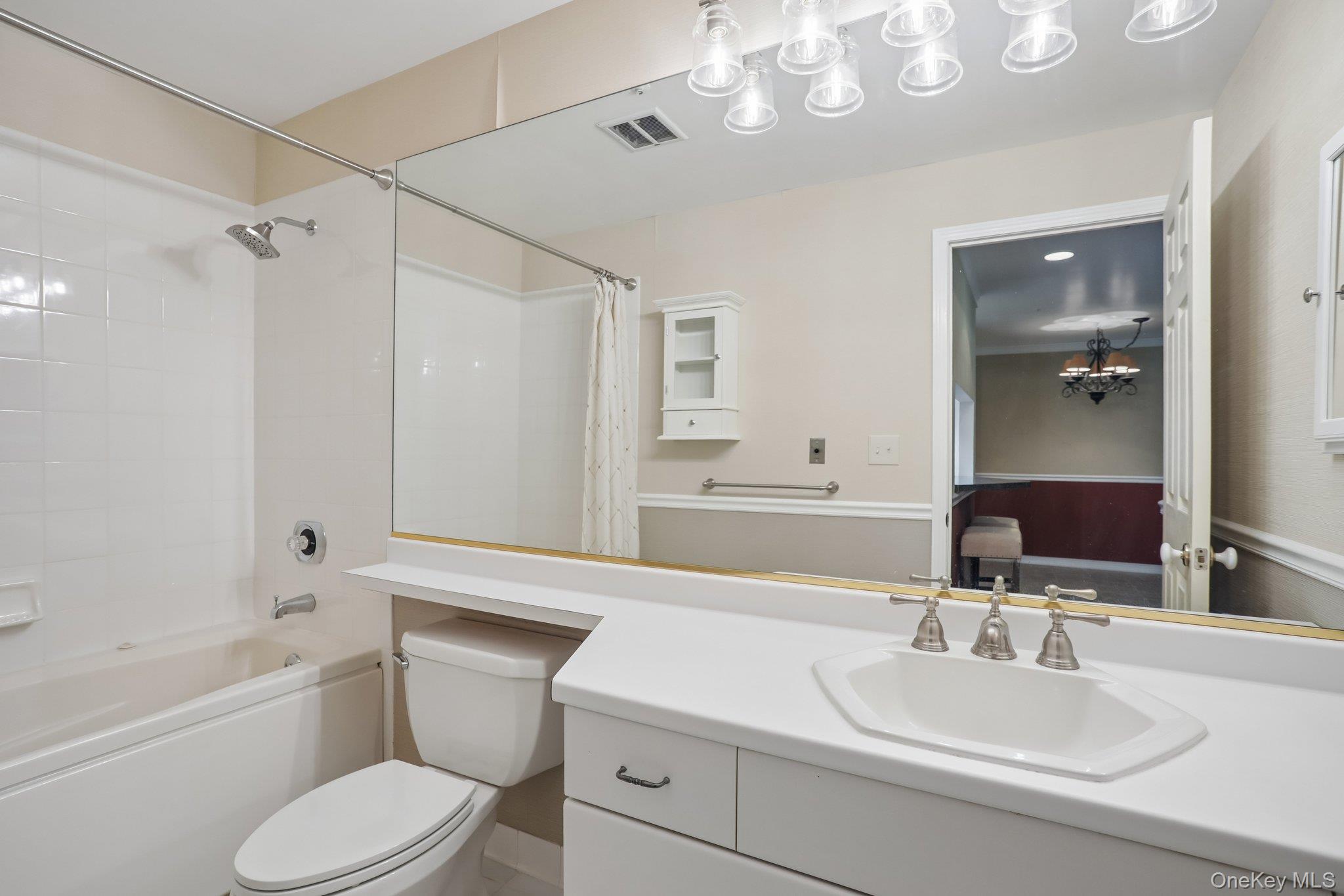 500 Pondside Drive, Unit 4L photo 9