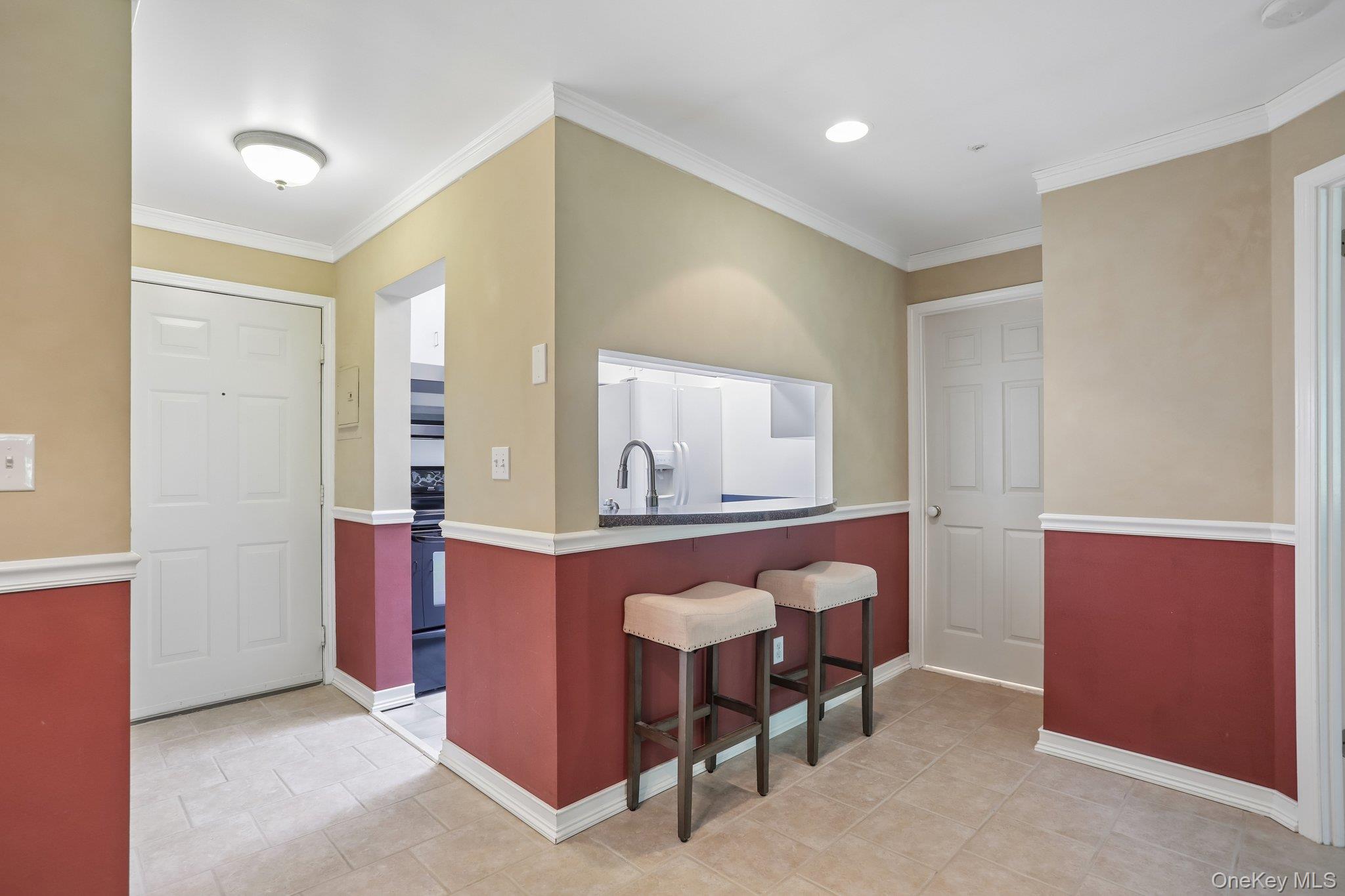 500 Pondside Drive, Unit 4L photo 3