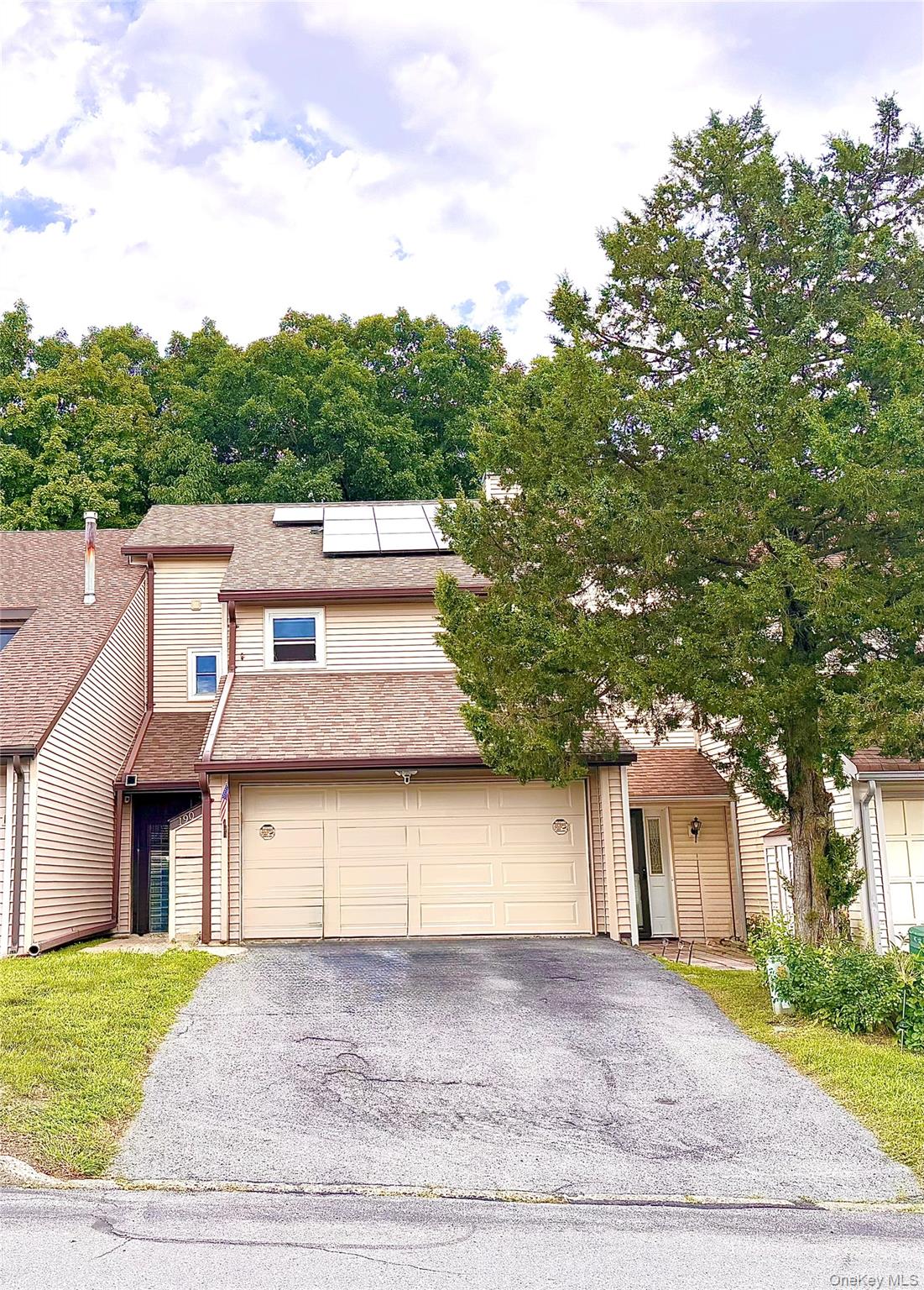 190 Country Club Drive – For Sale photo 4