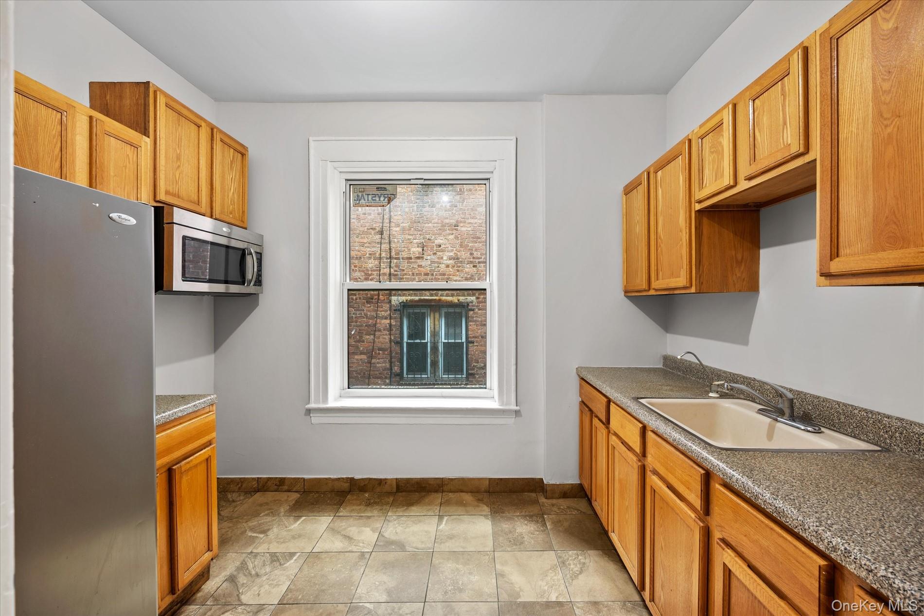 325 Autumn Avenue, Unit 1 photo 6