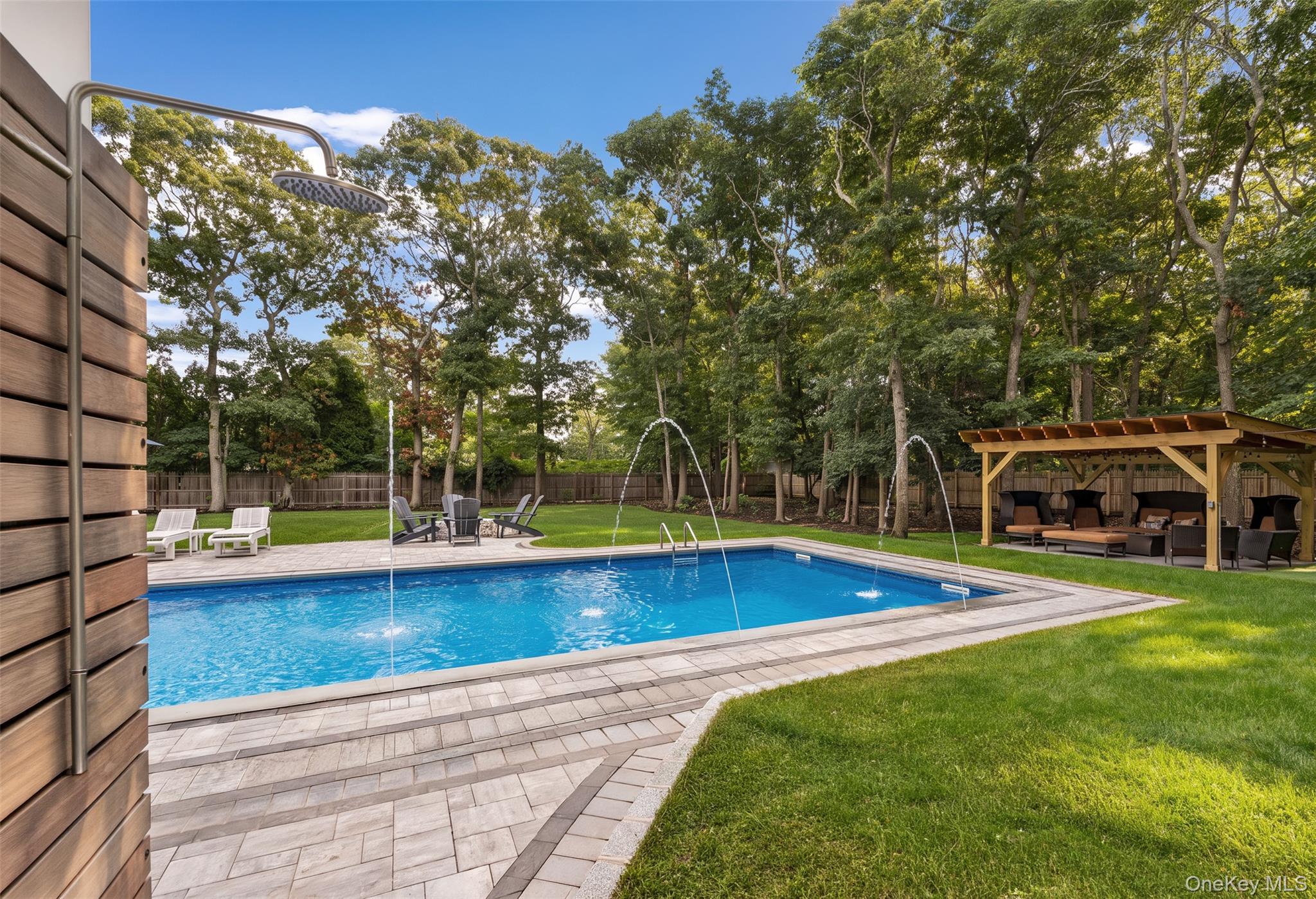 81 S Country Road – For Sale photo 18