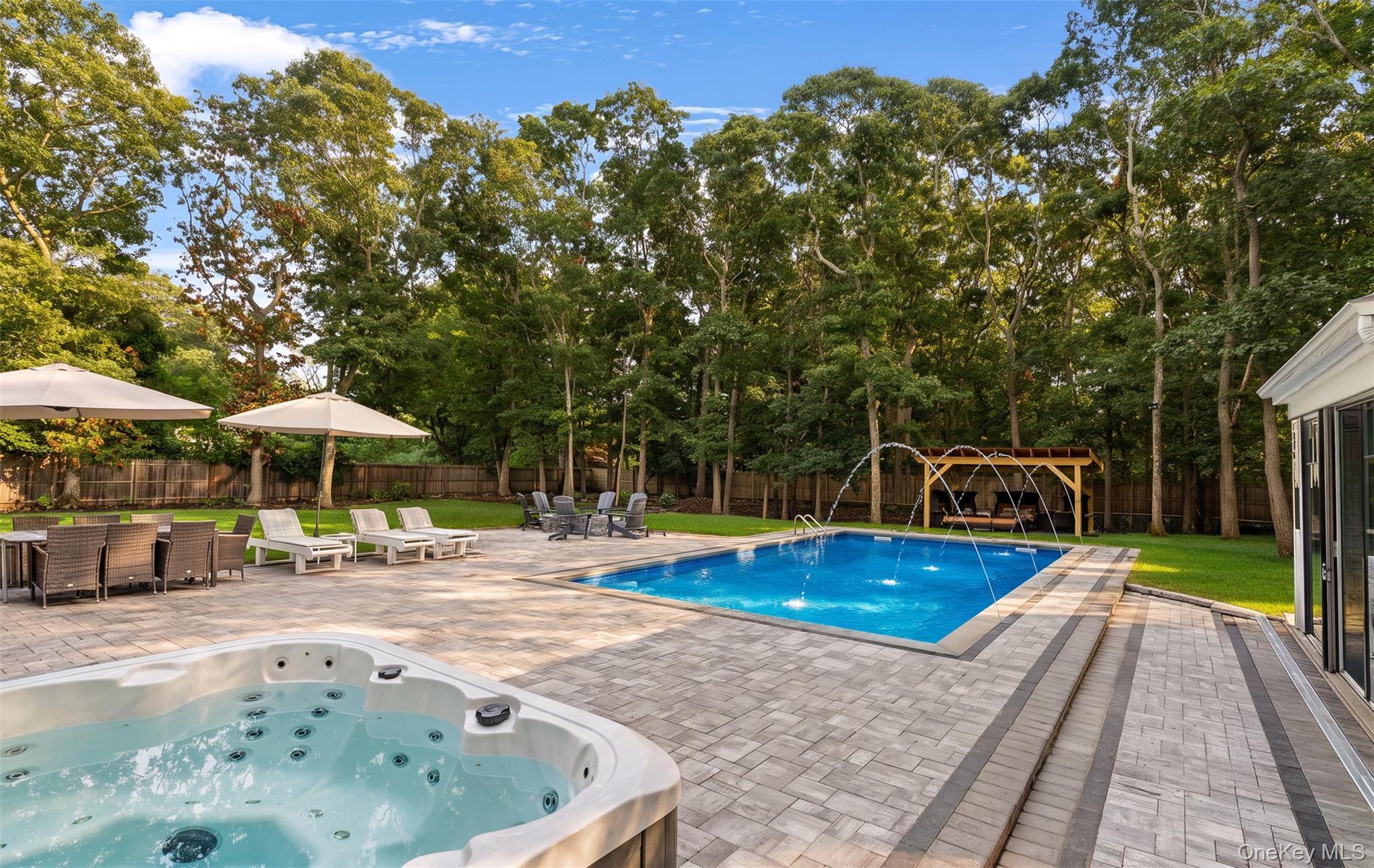 81 S Country Road – For Sale photo 4