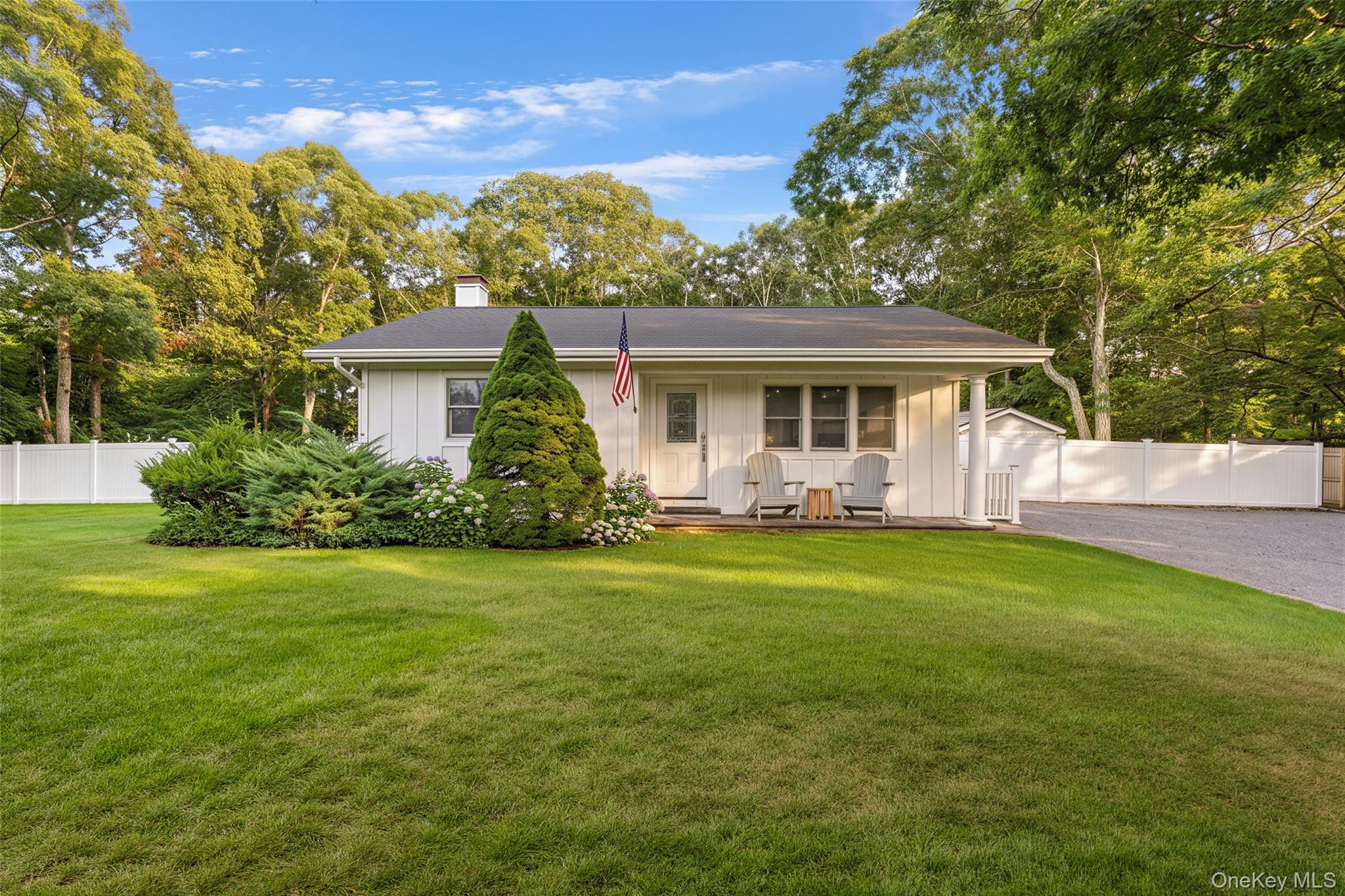 81 S Country Road – For Sale photo 3