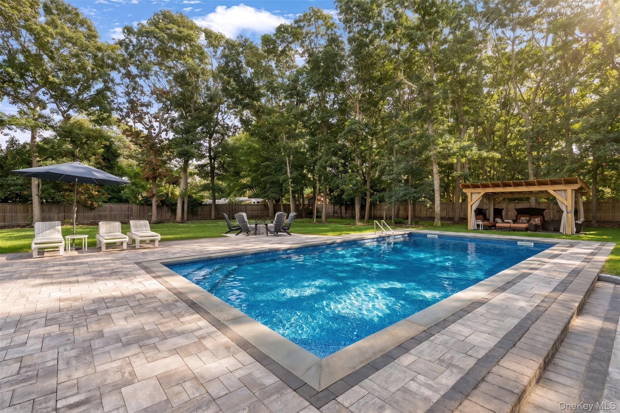 81 S Country Road – For Sale photo 8