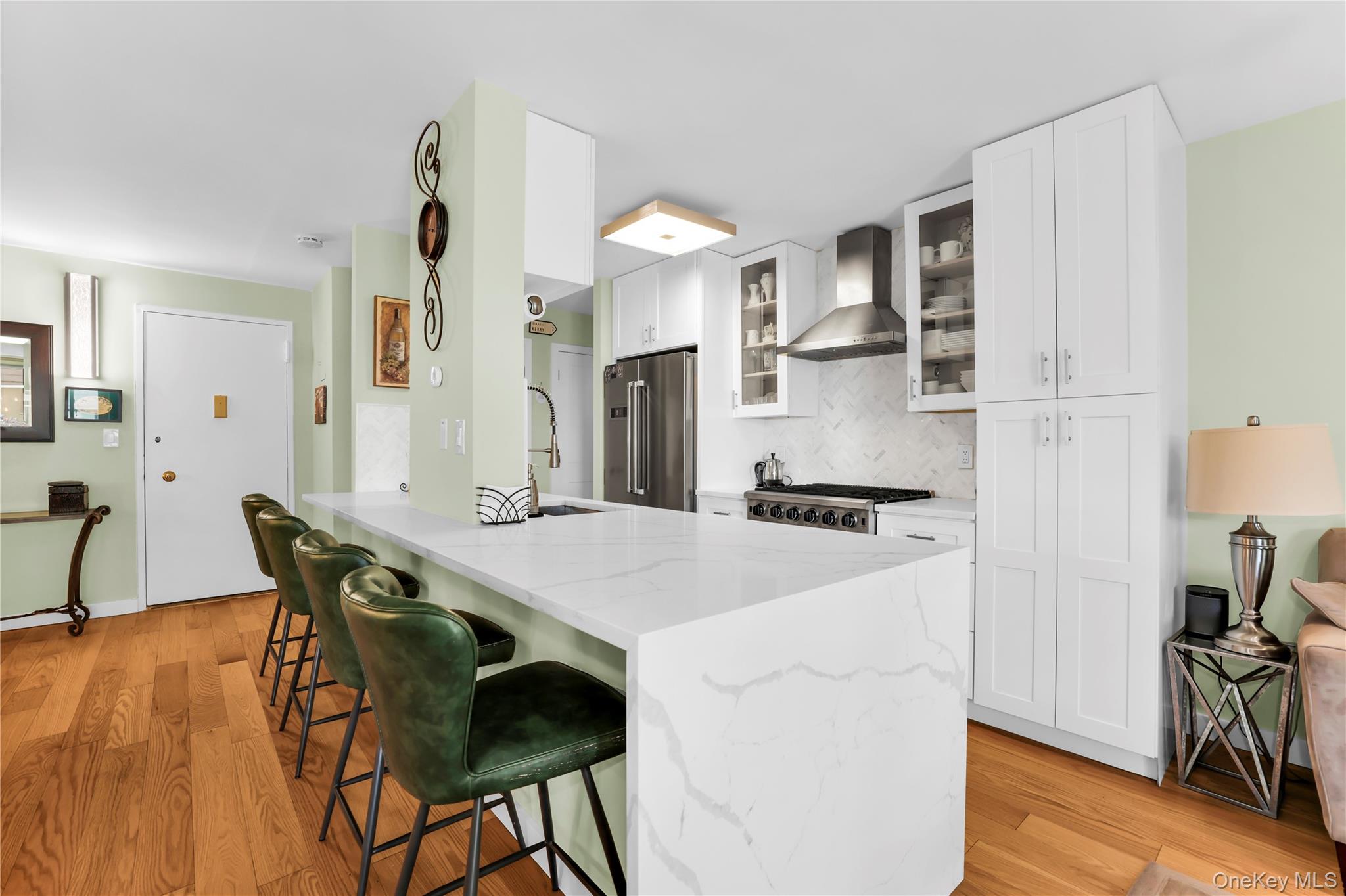 1085 Warburton Avenue, Unit 210 photo 25