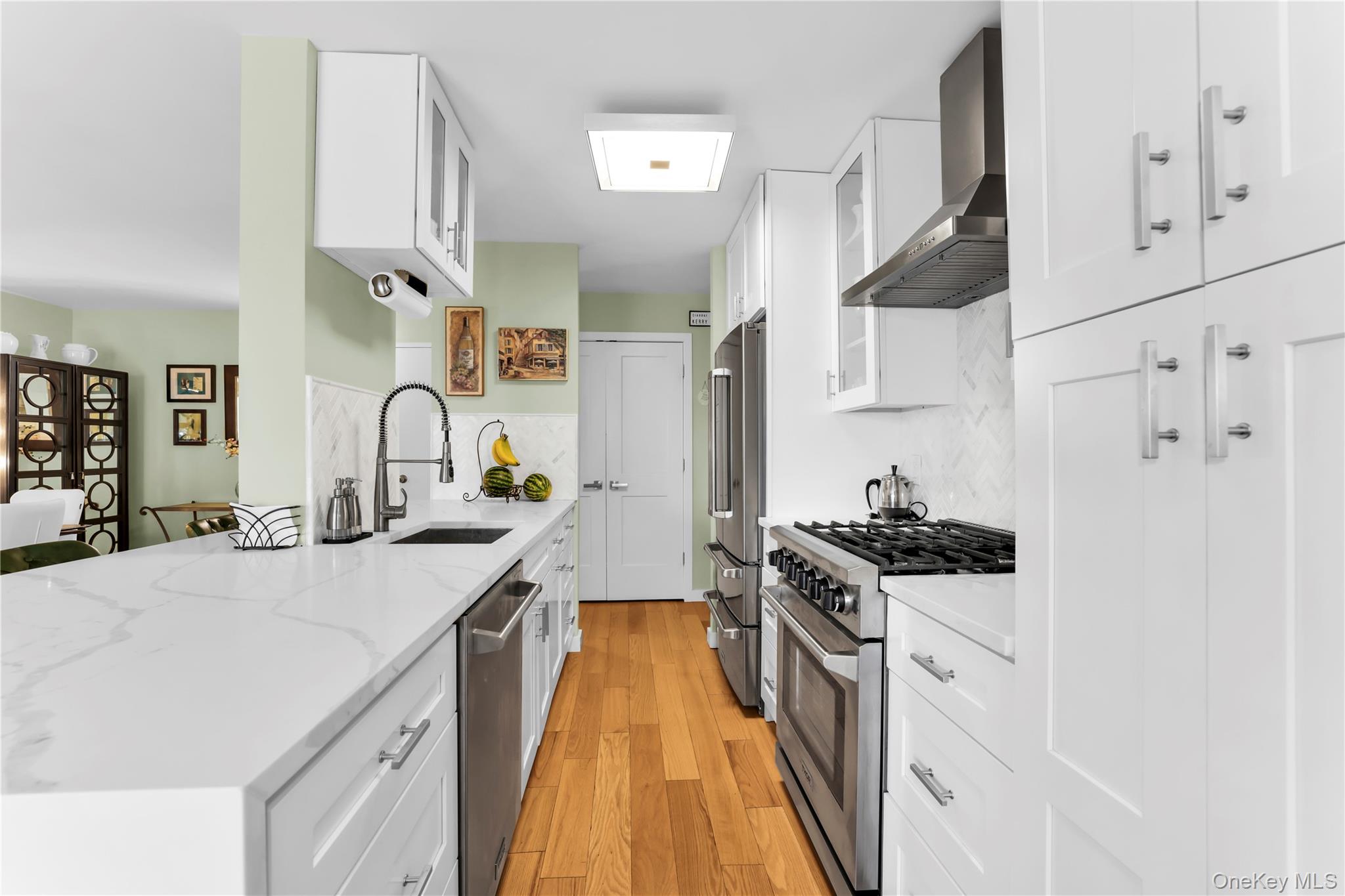 1085 Warburton Avenue, Unit 210 photo 2