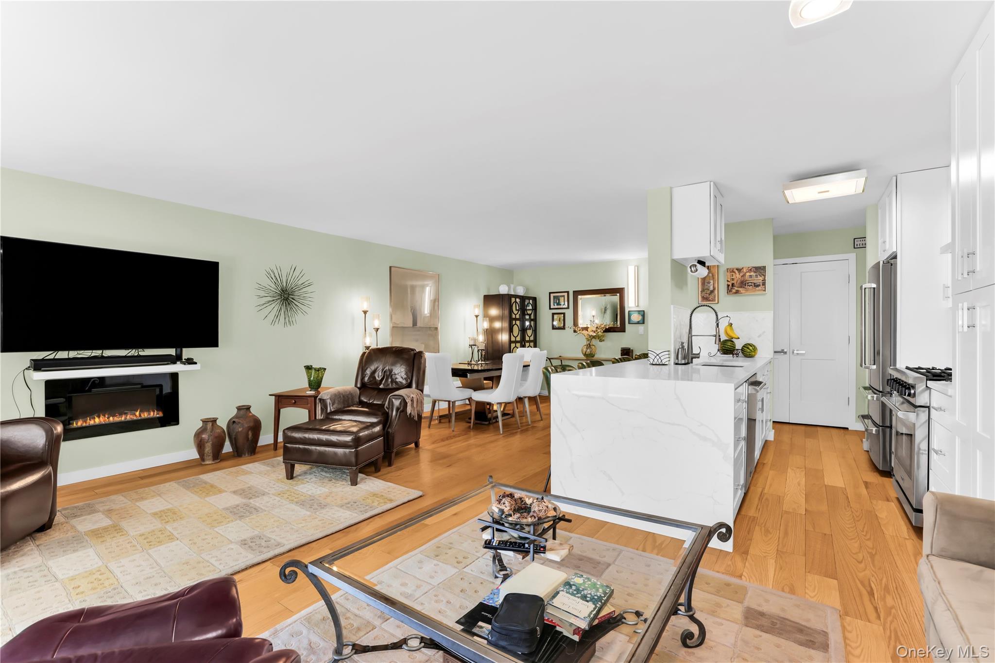 1085 Warburton Avenue, Unit 210 photo 21
