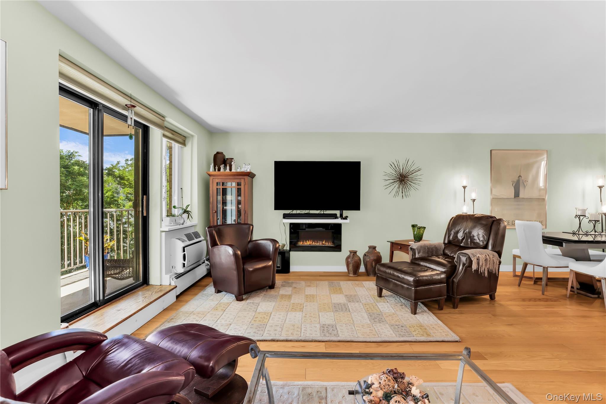 1085 Warburton Avenue, Unit 210 photo 20