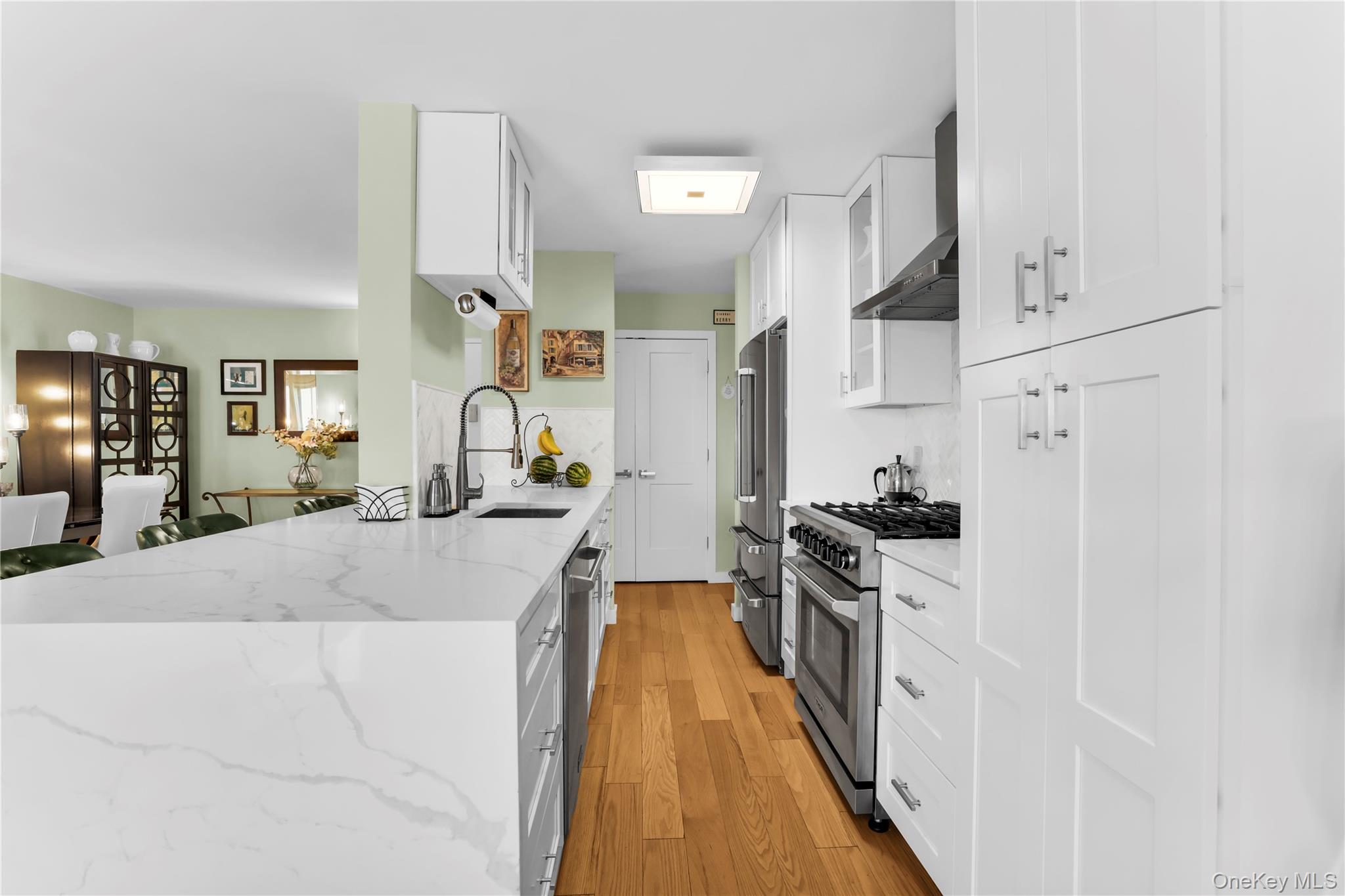 1085 Warburton Avenue, Unit 210 photo 27