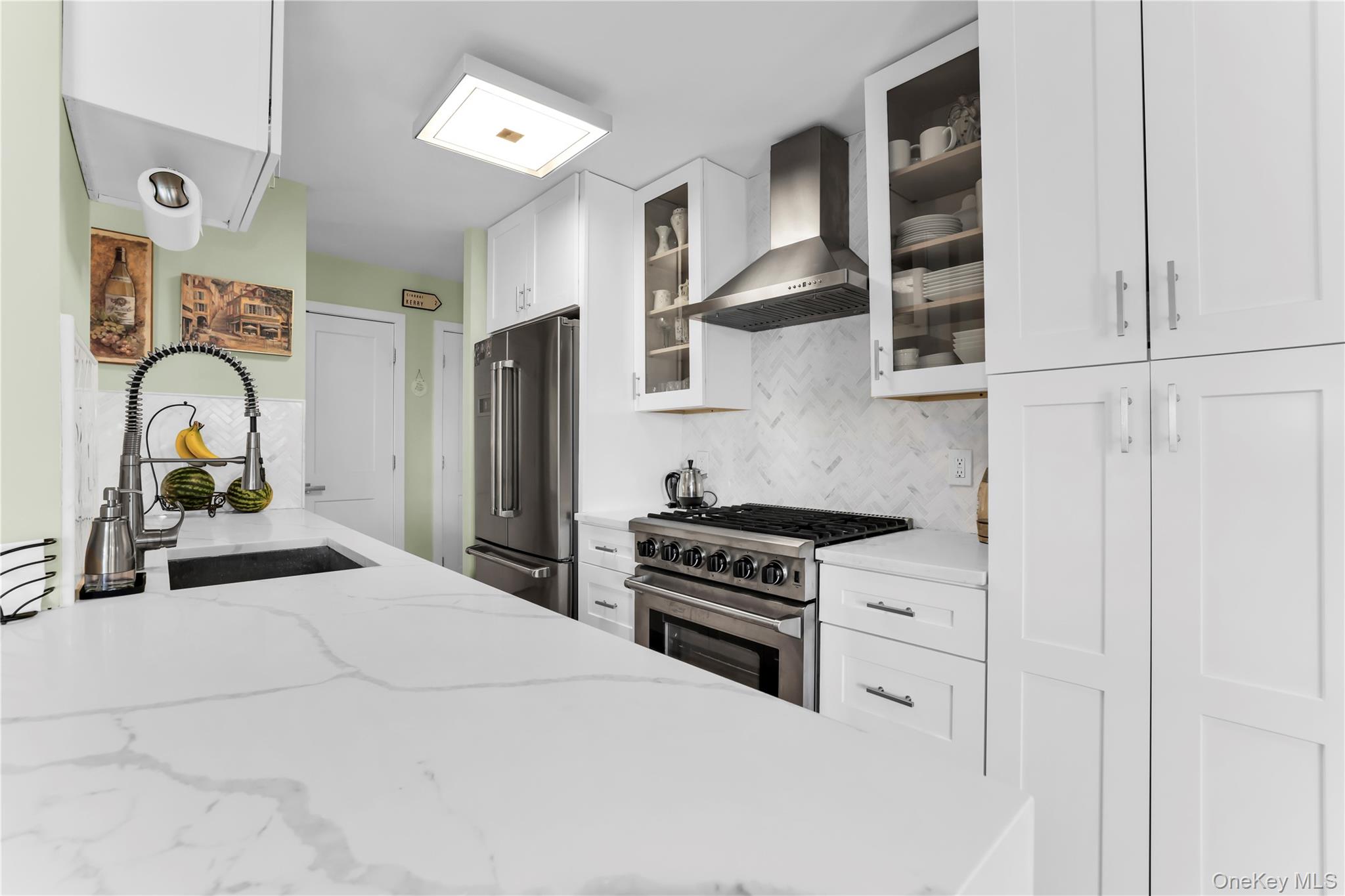 1085 Warburton Avenue, Unit 210 photo 28