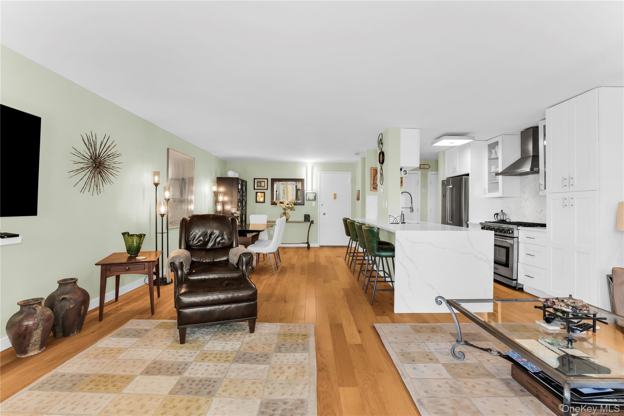 1085 Warburton Avenue, Unit 210 photo 24
