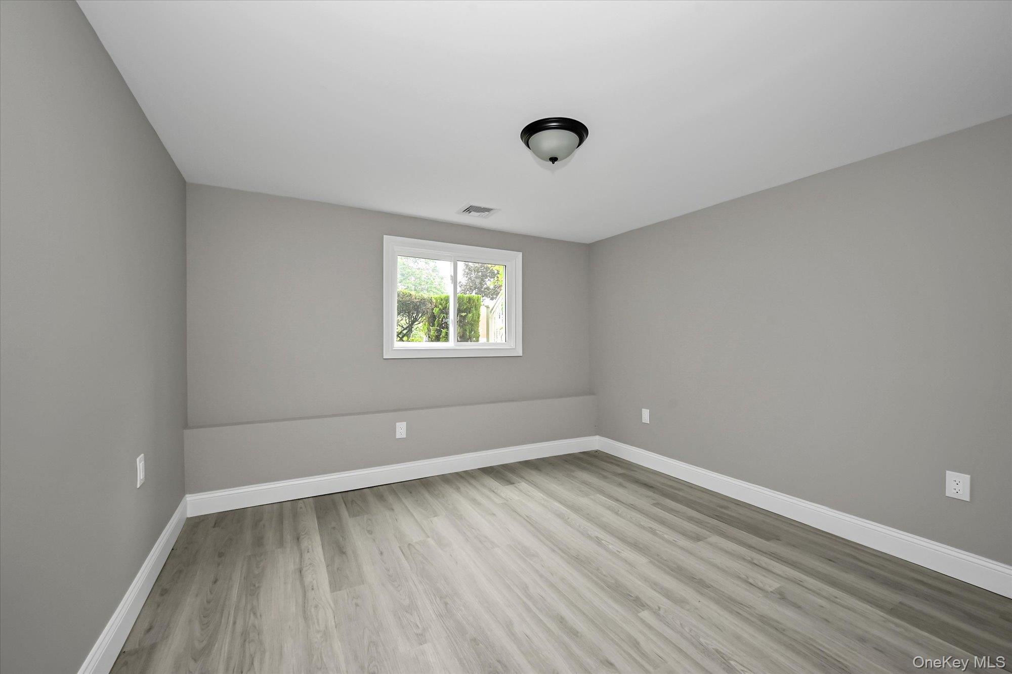 226 Vincent Drive – For Sale photo 17