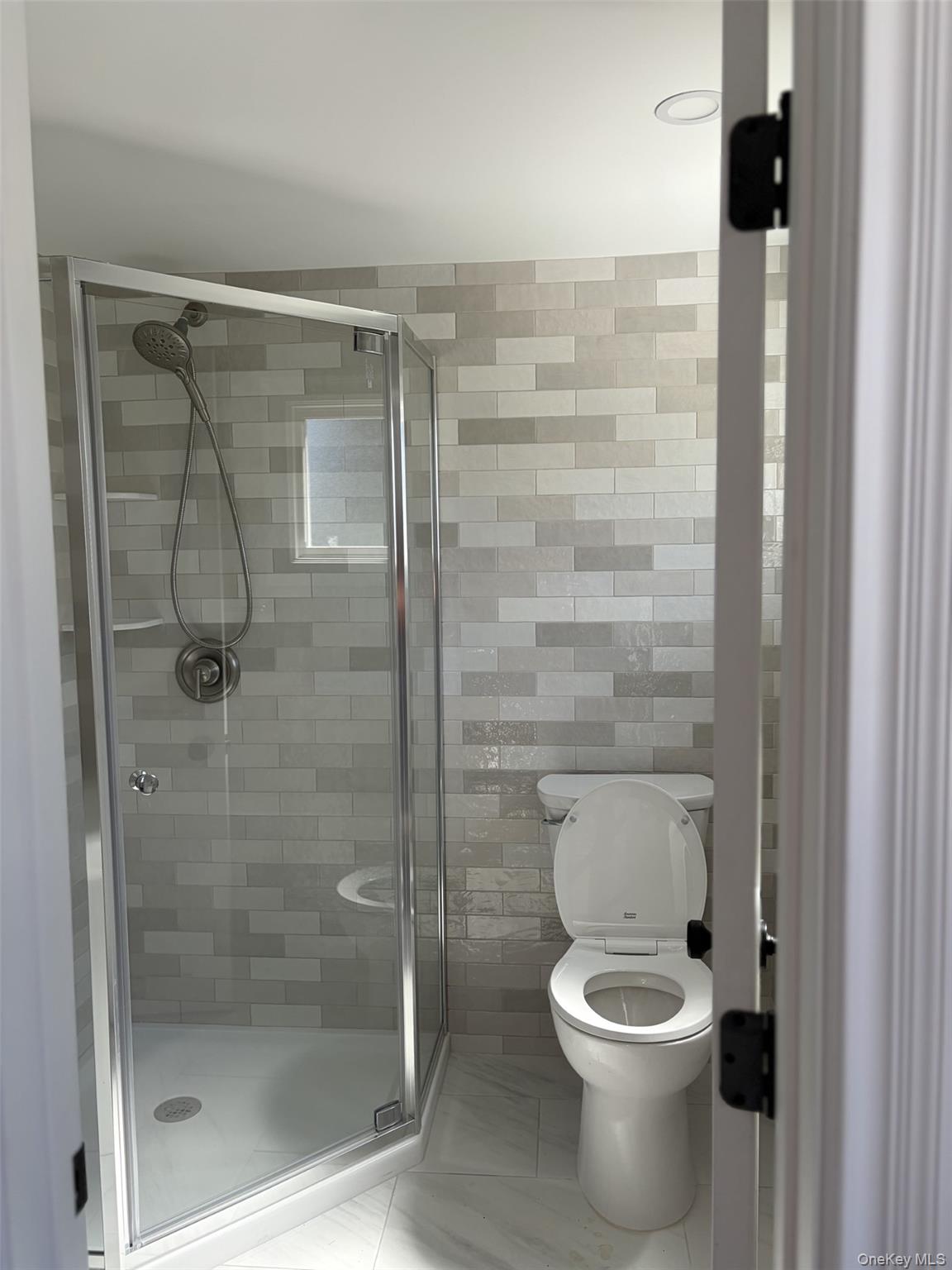 226 Vincent Drive – For Sale photo 3