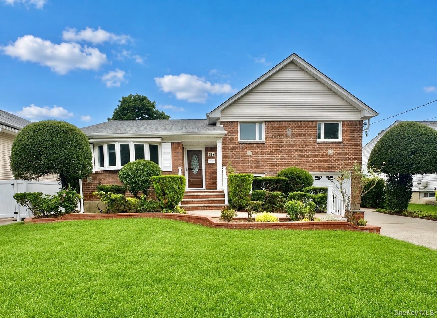 226 Vincent Drive – For Sale