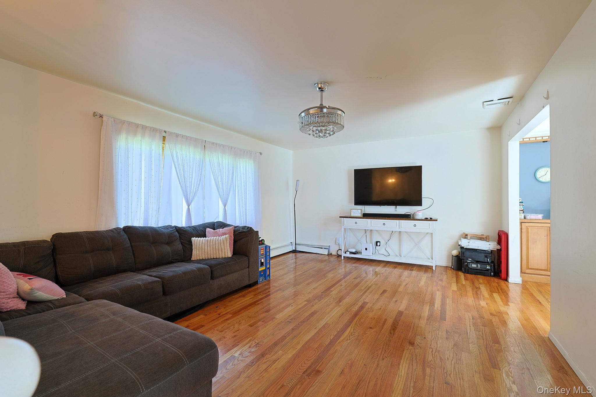 8 Pine Street – For Sale photo 6