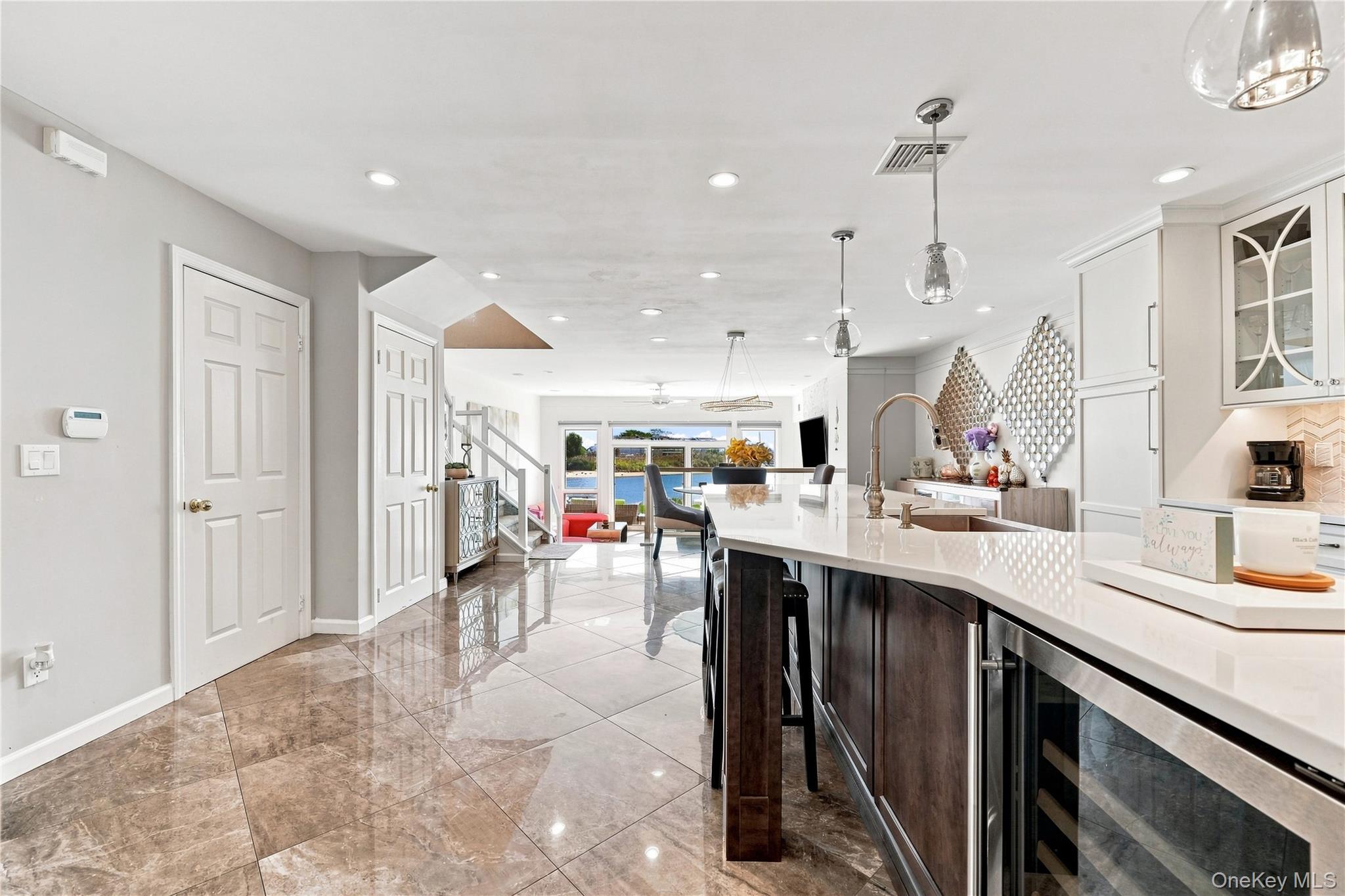 1 Victoria Dr, Unit 1 photo 4