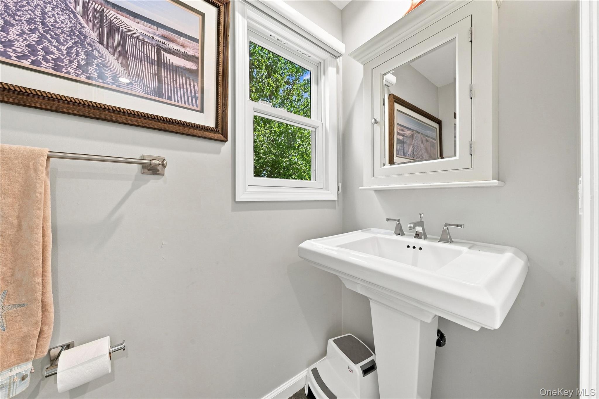 1 Victoria Dr, Unit 1 photo 16