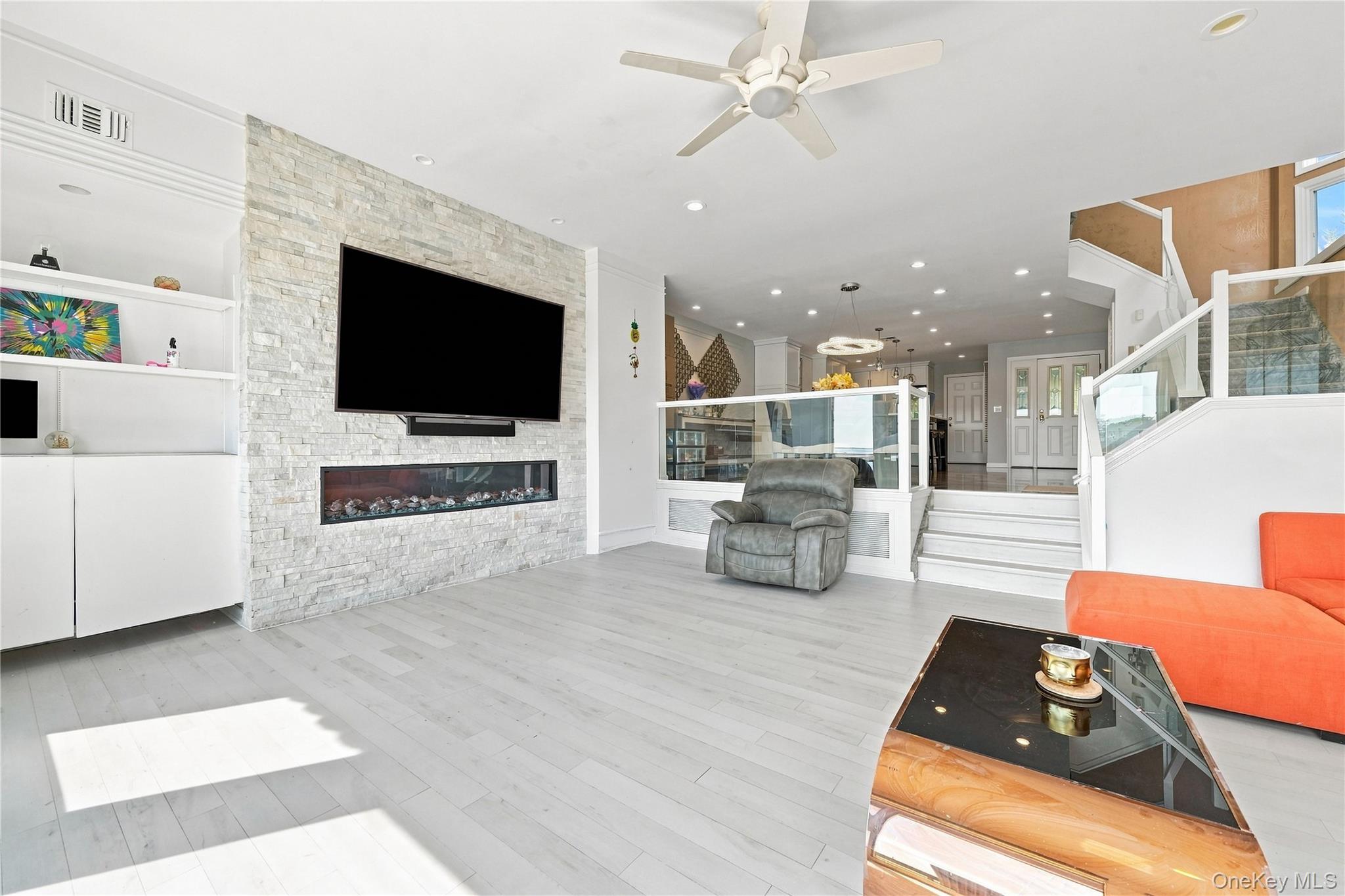 1 Victoria Dr, Unit 1 photo 15