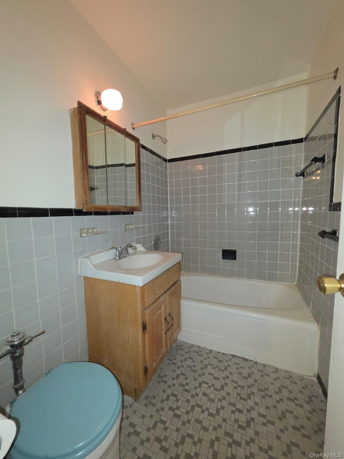 679 W 239th, Unit 3E photo 3