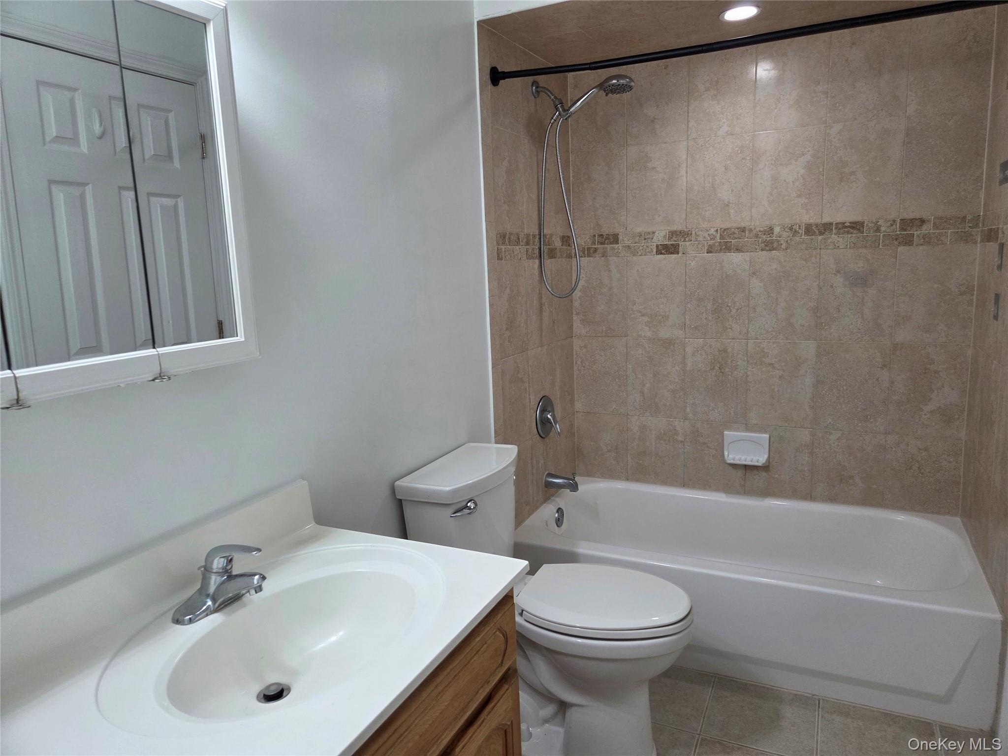 18 Pavilion Ridge Way Road, Unit 1 photo 8