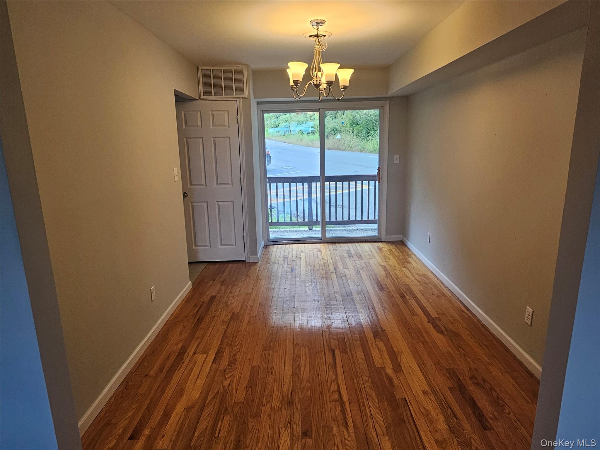 18 Pavilion Ridge Way Road, Unit 1 photo 5