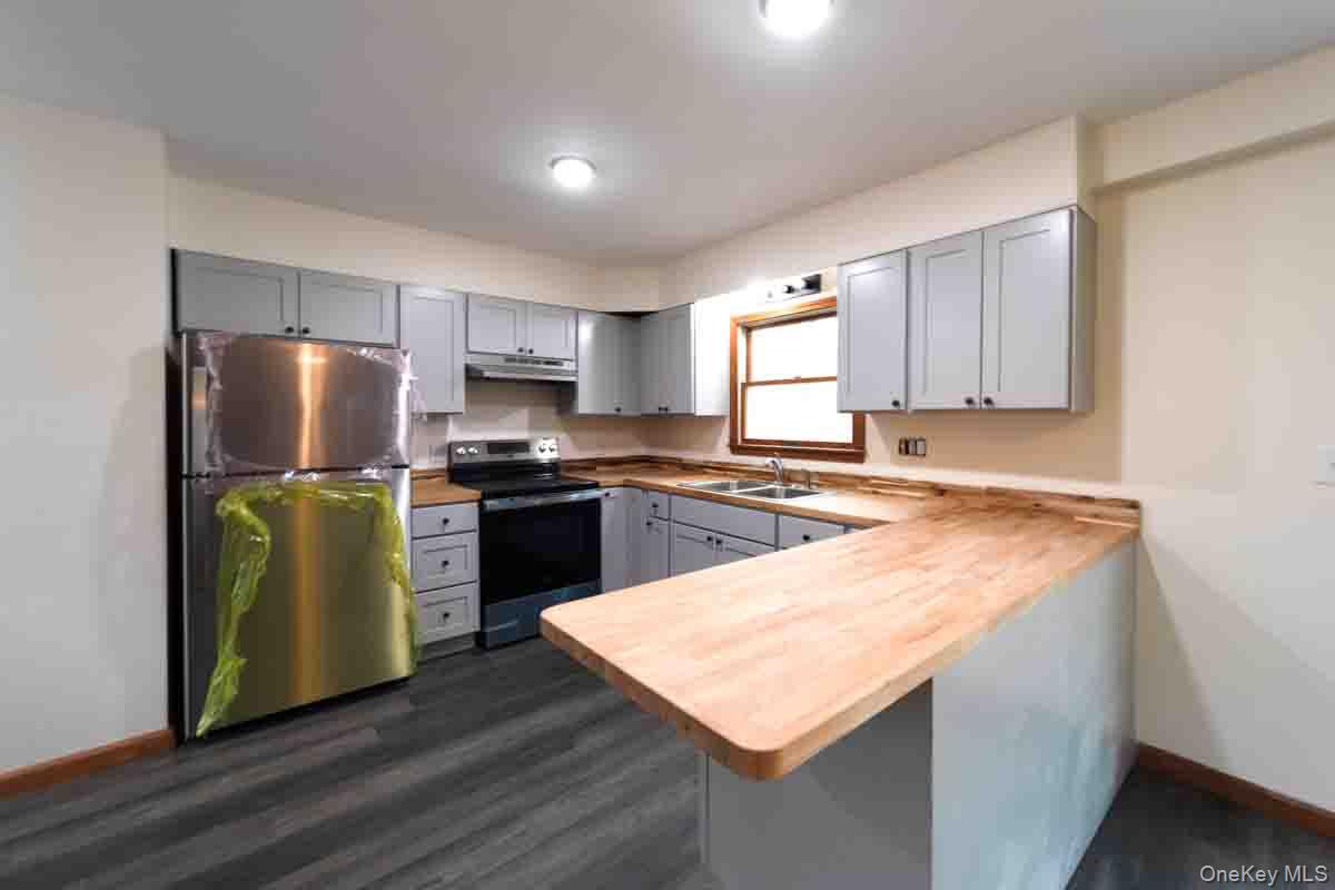 132 Red Top Road – For Rent