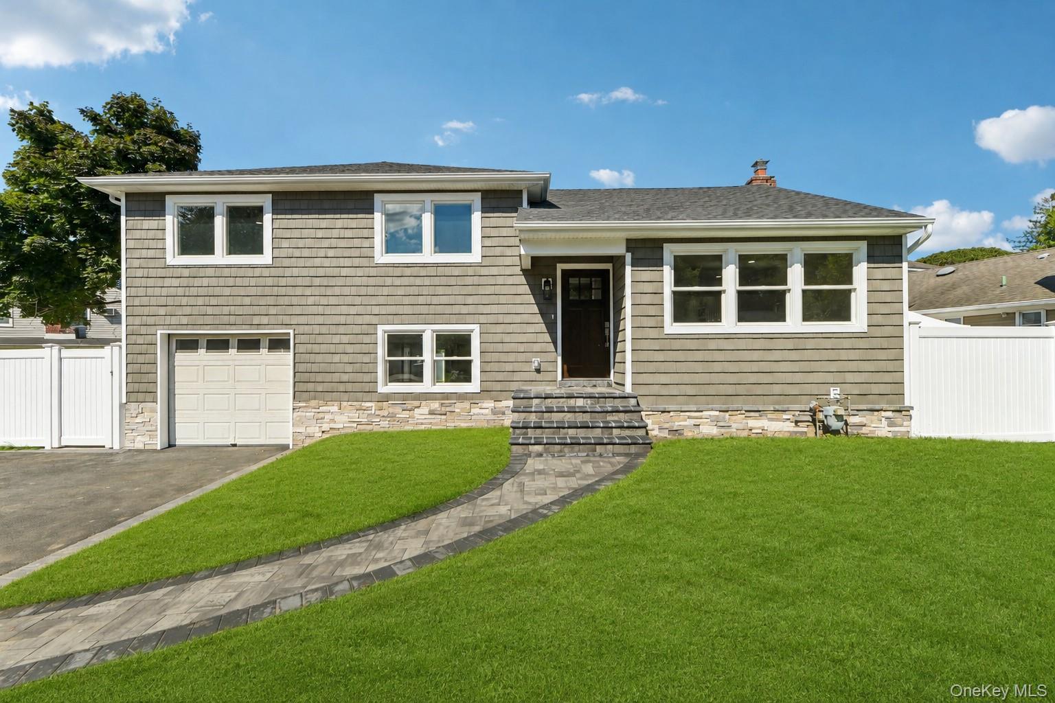 3176 Morgan Drive – For Sale