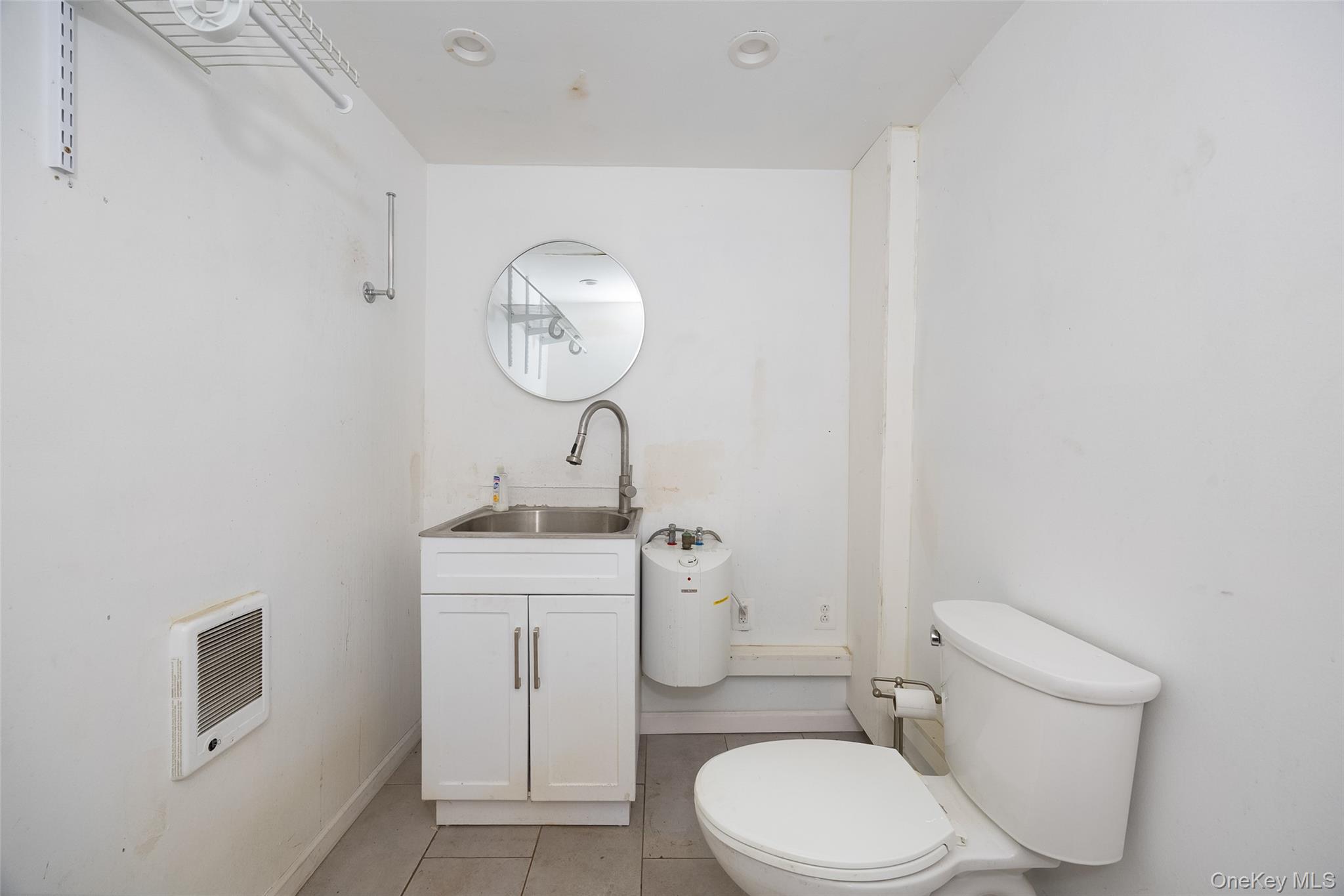 815-817 Violet Avenue – For Sale photo 17