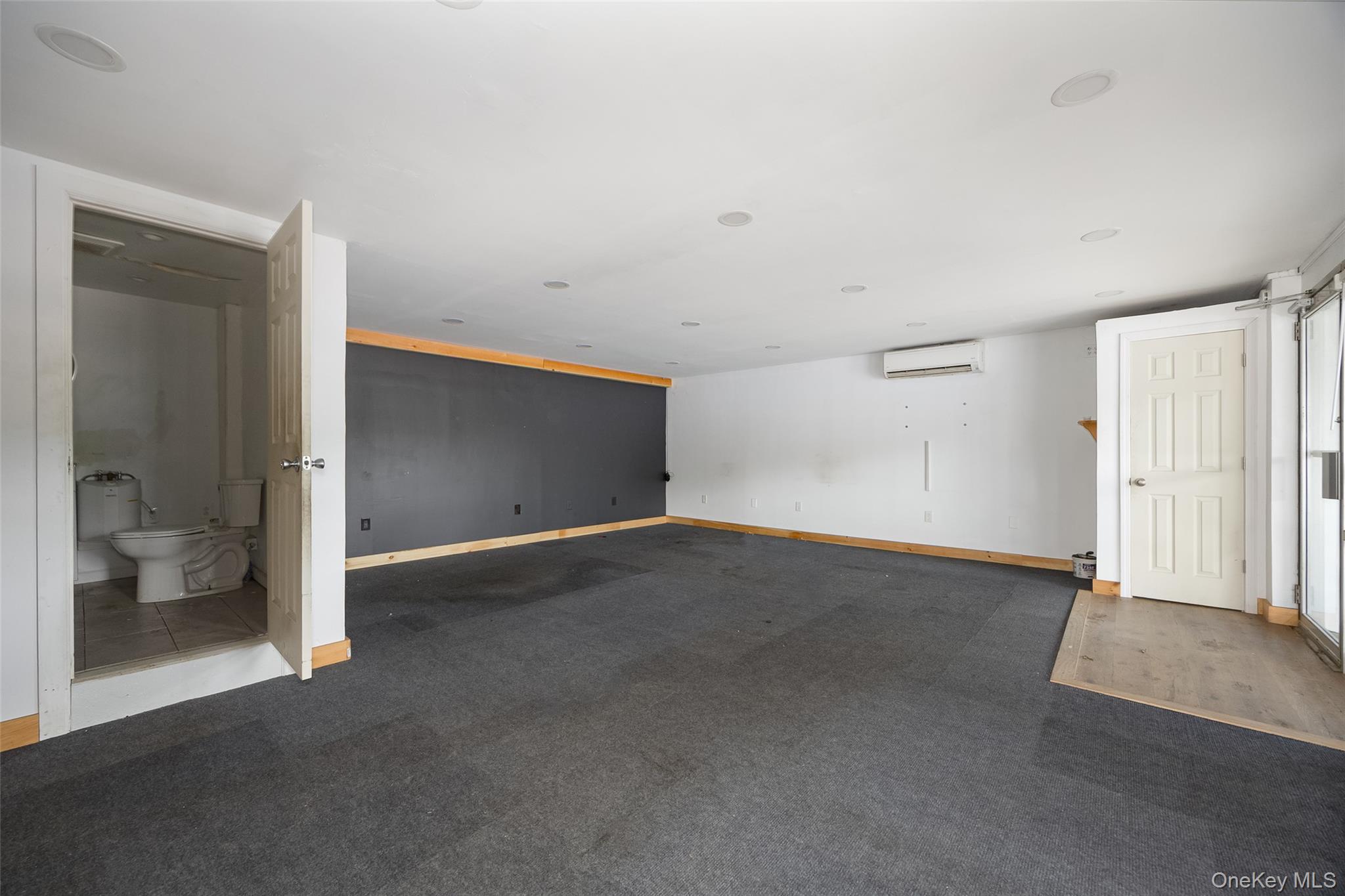 815-817 Violet Avenue – For Sale photo 16