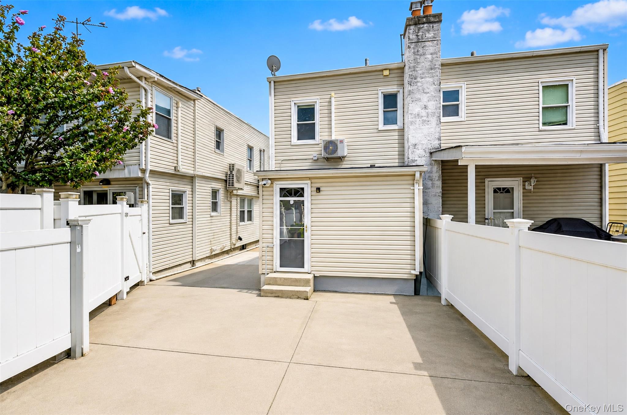 32-33 202nd Street – For Sale photo 16