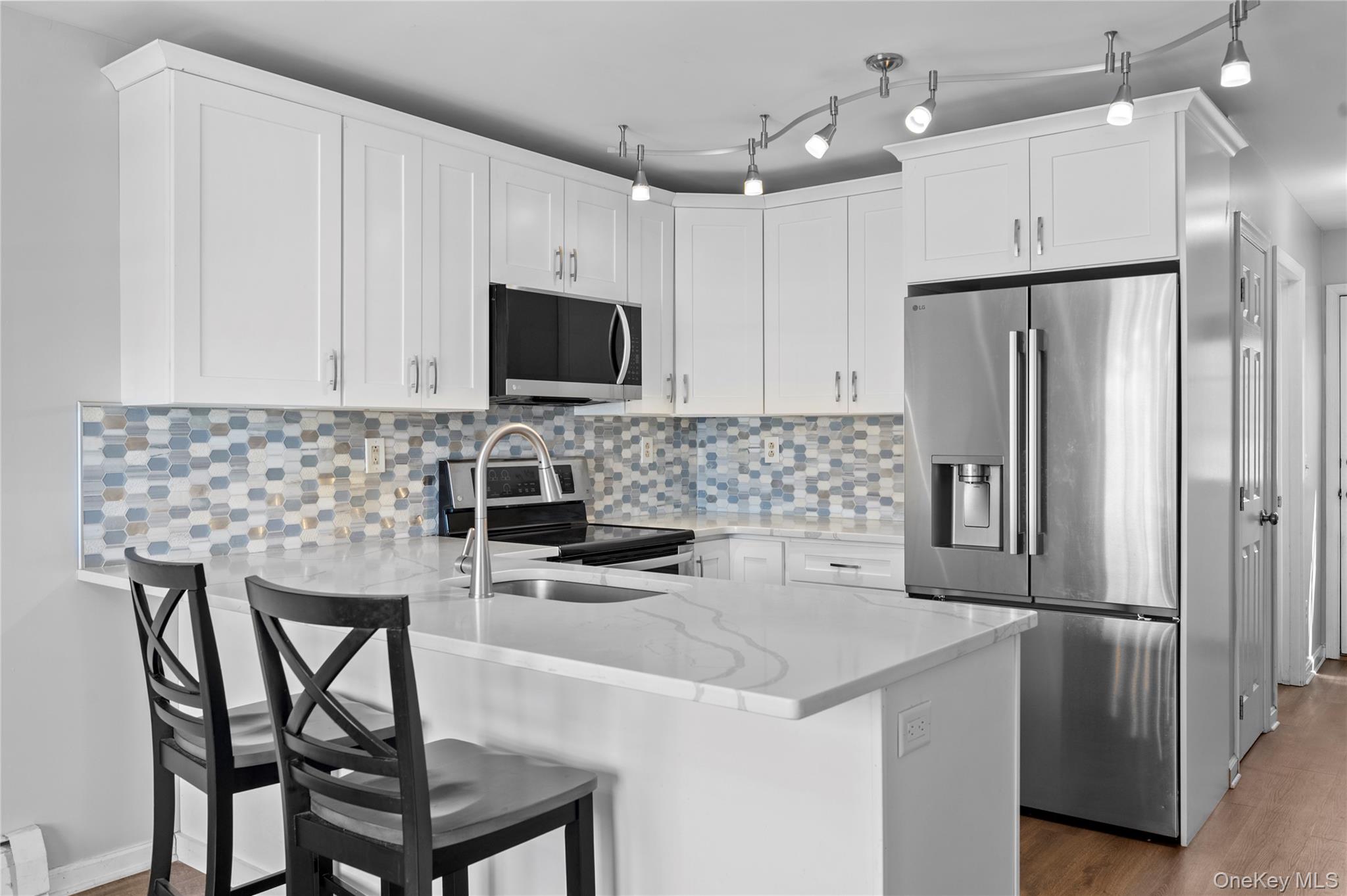 5 Welcher Avenue – For Sale photo 7