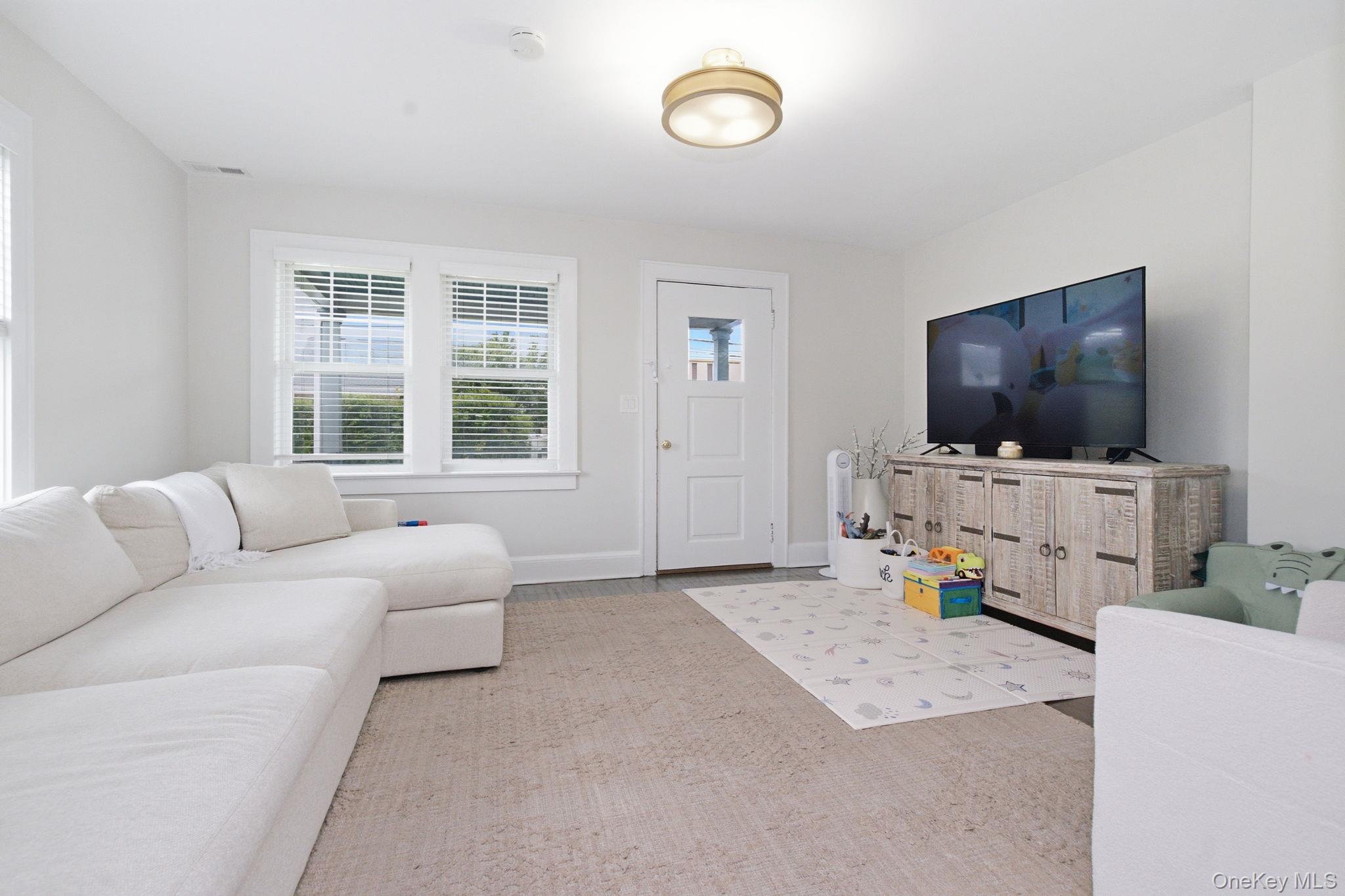 229 S Ridge Street – For Rent photo 4