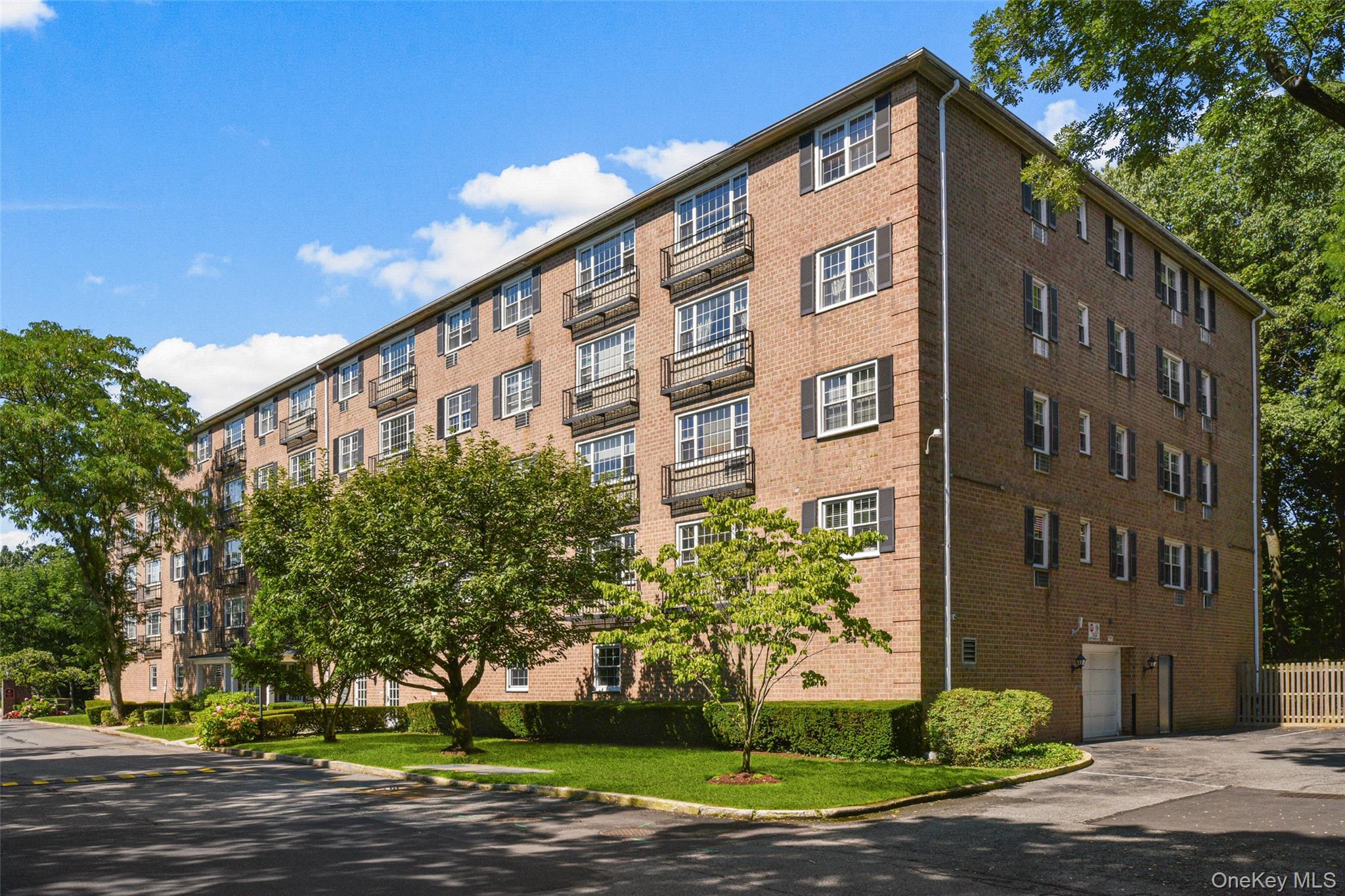 1 Consulate Drive, Unit 3-F photo 17