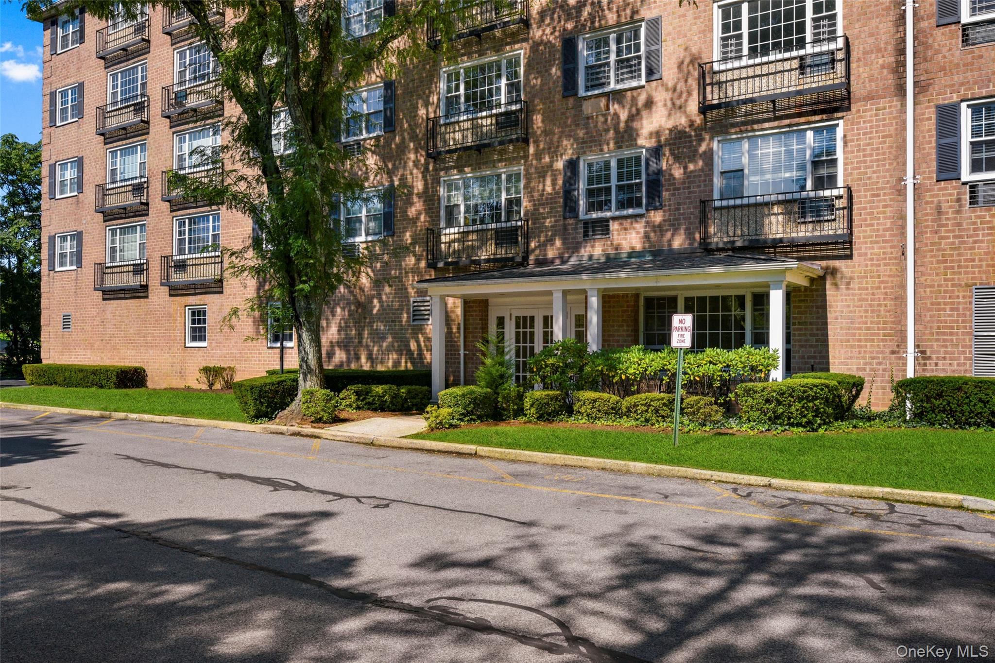 1 Consulate Drive, Unit 3-F photo 18