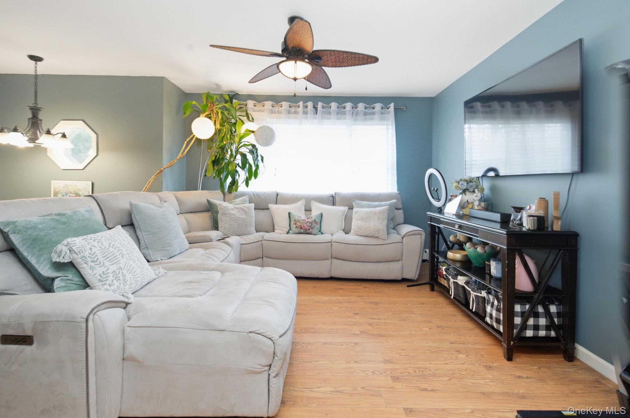 17 Old Hemlock Drive – For Sale photo 3