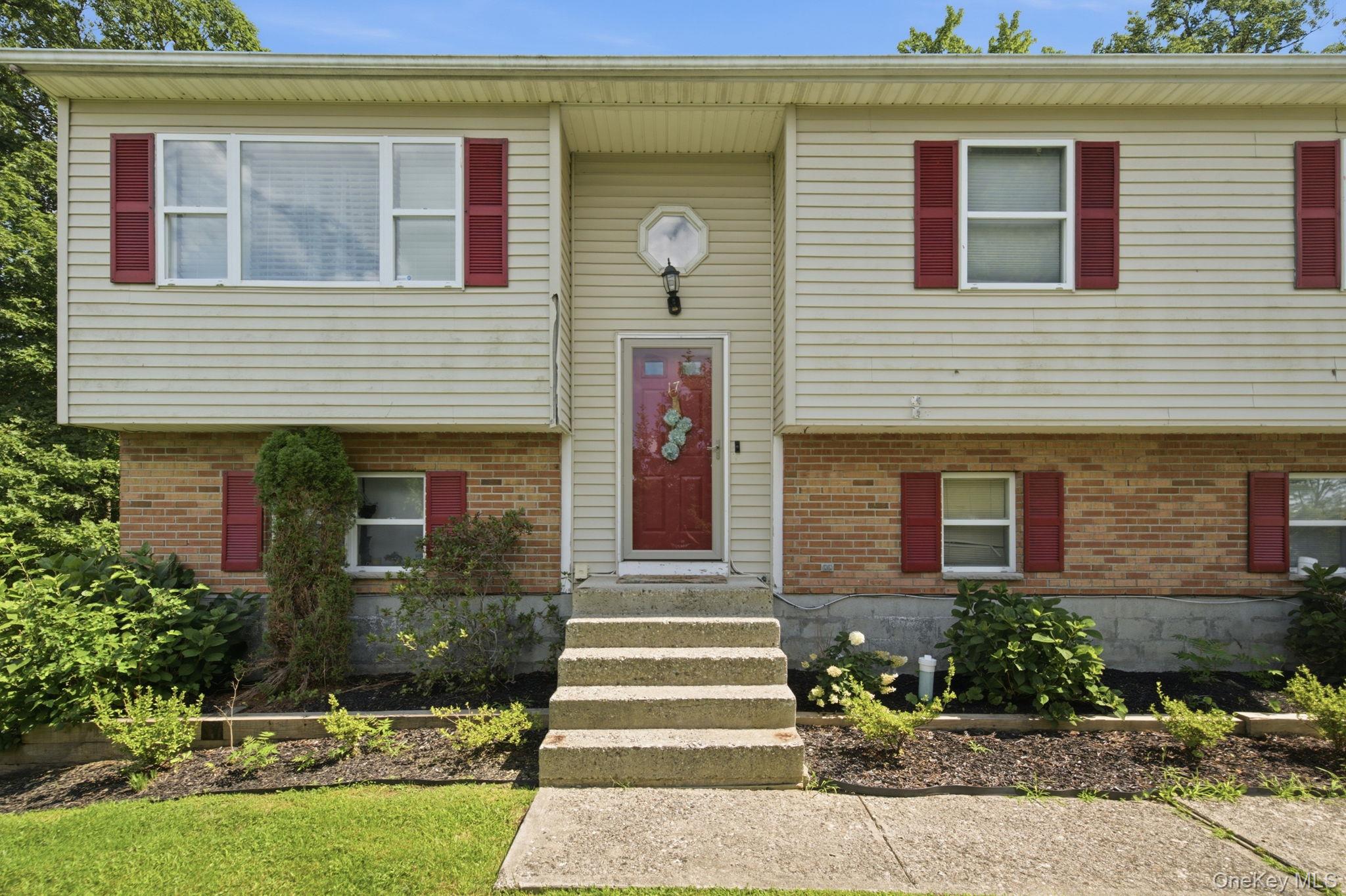 17 Old Hemlock Drive – For Sale photo 2