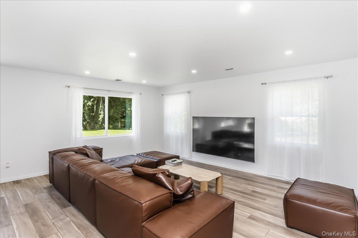 9 Empire Court – For Sale photo 7