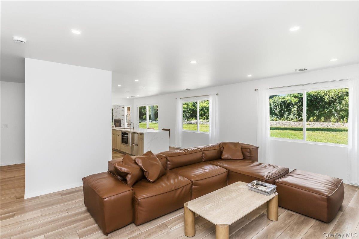 9 Empire Court – For Sale photo 8