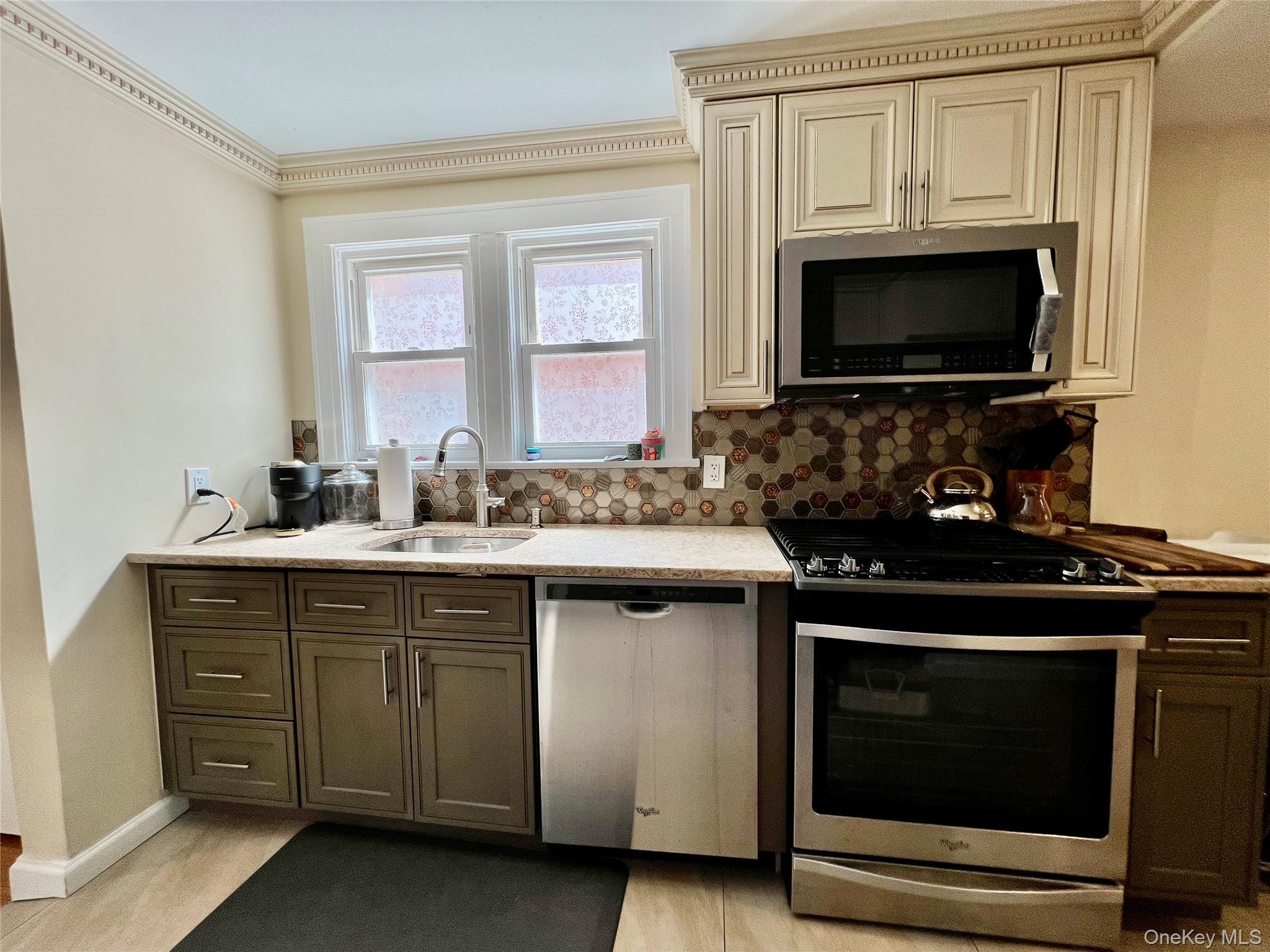 320 Maplegrove Avenue – For Sale photo 3