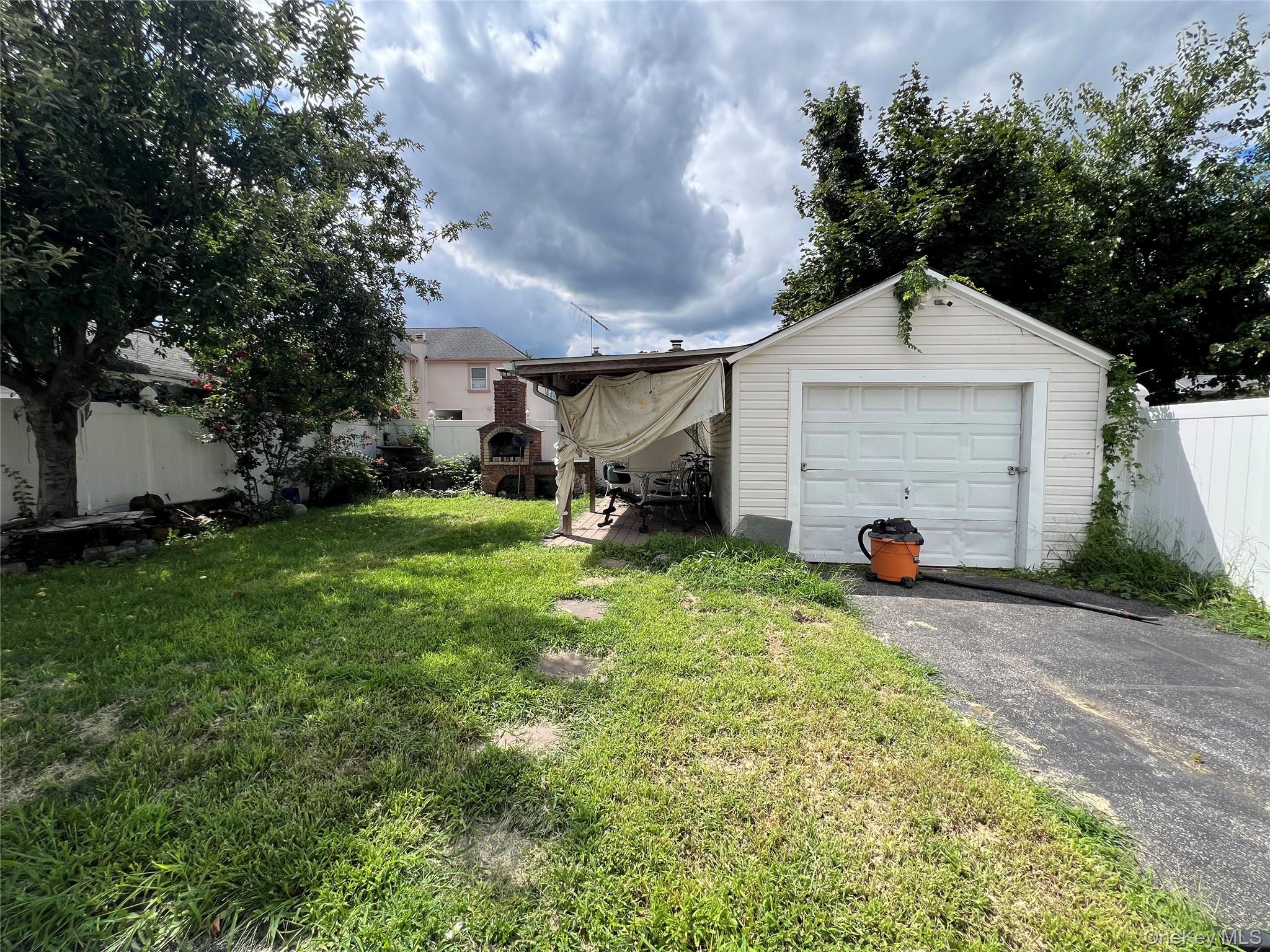 320 Maplegrove Avenue – For Sale photo 10