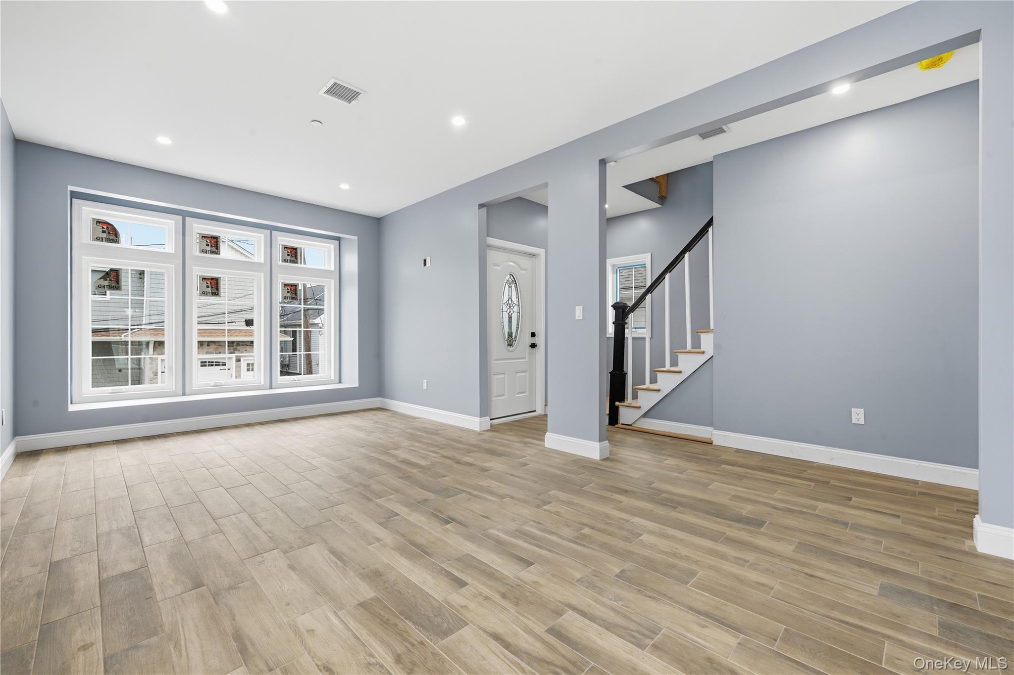 9 James Street S – For Sale photo 2